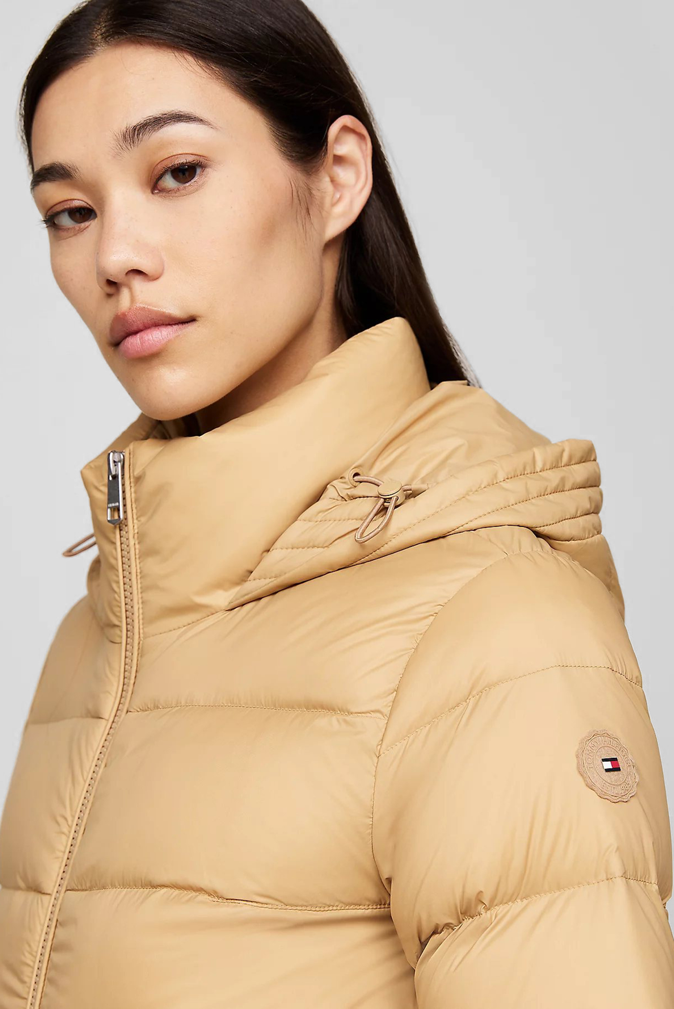 Женский бежевый пуховик 4