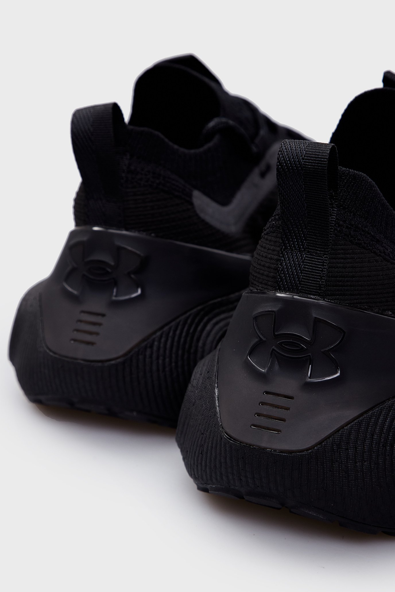 Мужские черные кроссовки UA Phantom 4 2