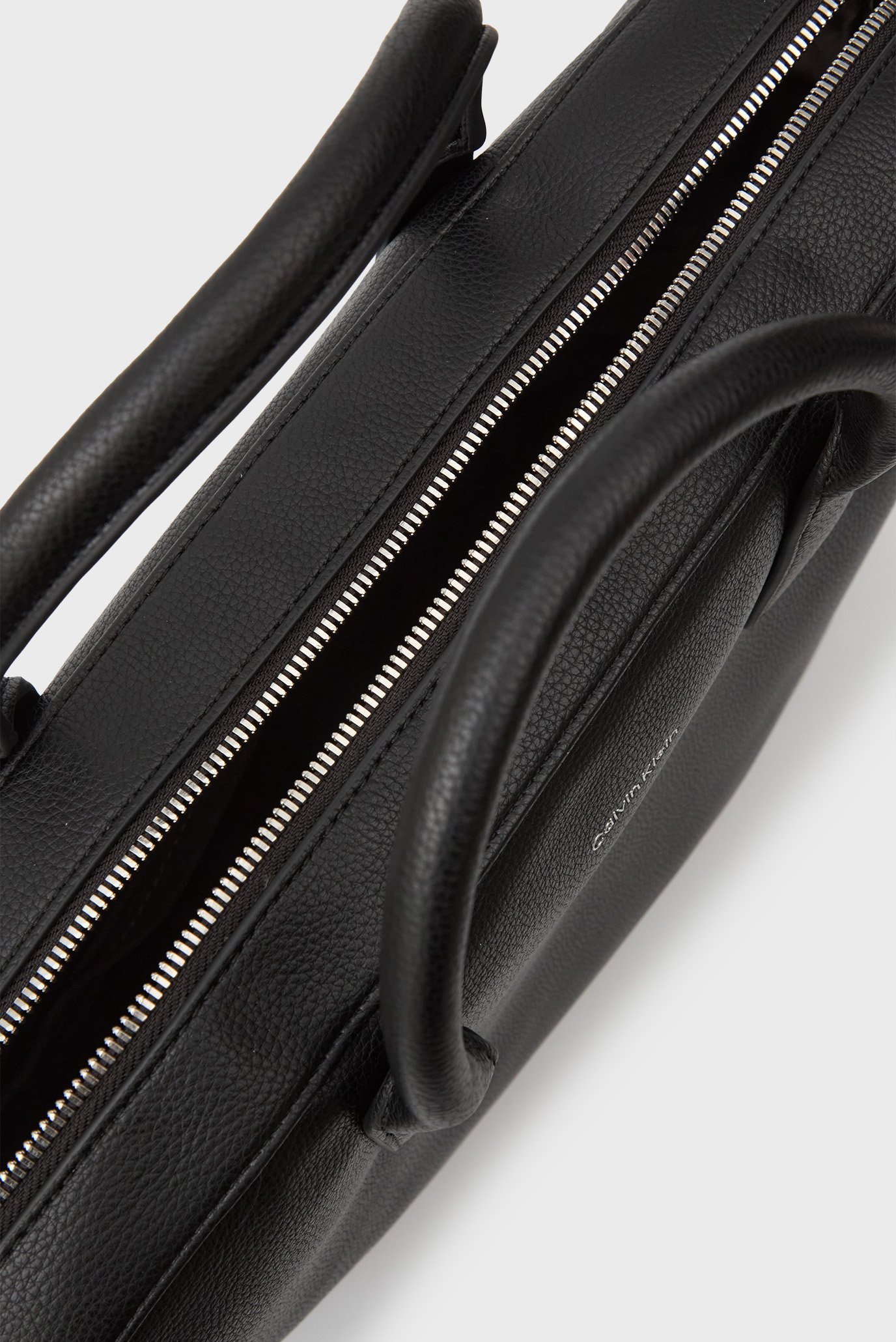 Сумка для компьютера RAISED COMMUTERCalvin Klein Сумка для компьютера RAISED COMMUTER 2