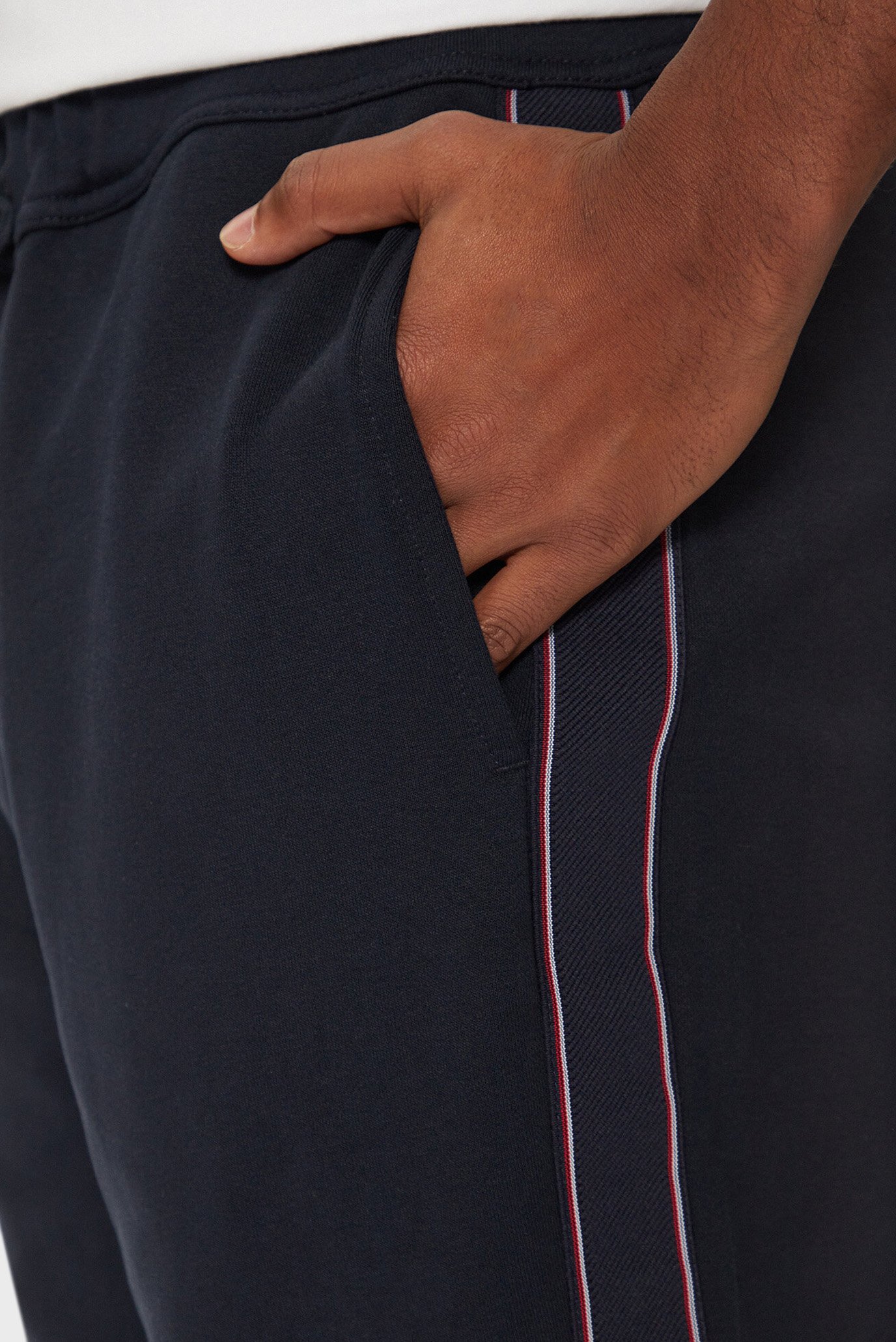 Мужские темно-синие спортивные брюки GLOBAL STRIPE SWEATPANTSTommy Hilfiger Мужские темно-синие спортивные брюки GLOBAL STRIPE SWEATPANTS 4