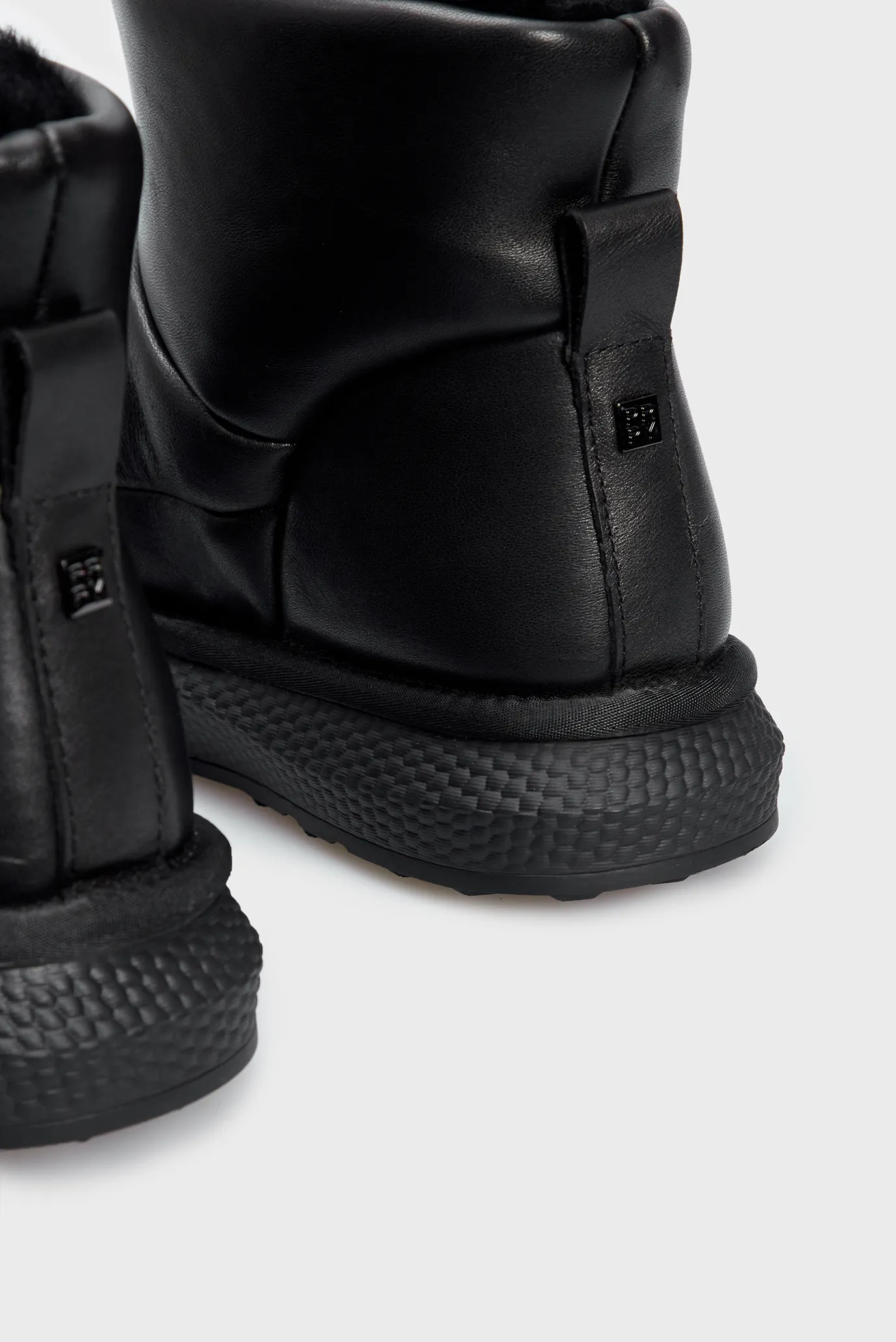 Женские черные кожаные угги Dilara 7