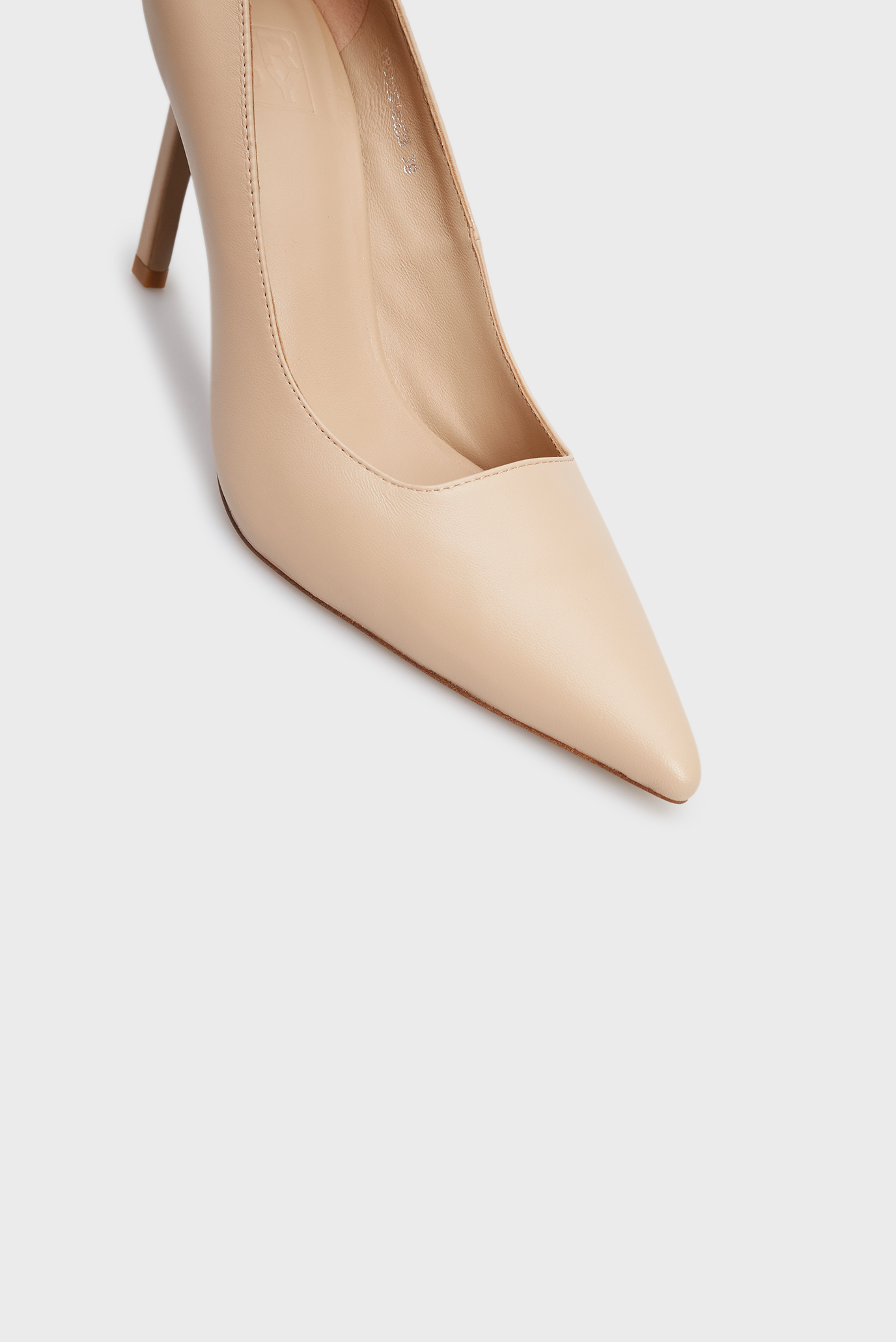 Женские бежевые кожаные туфли Rebeca 9