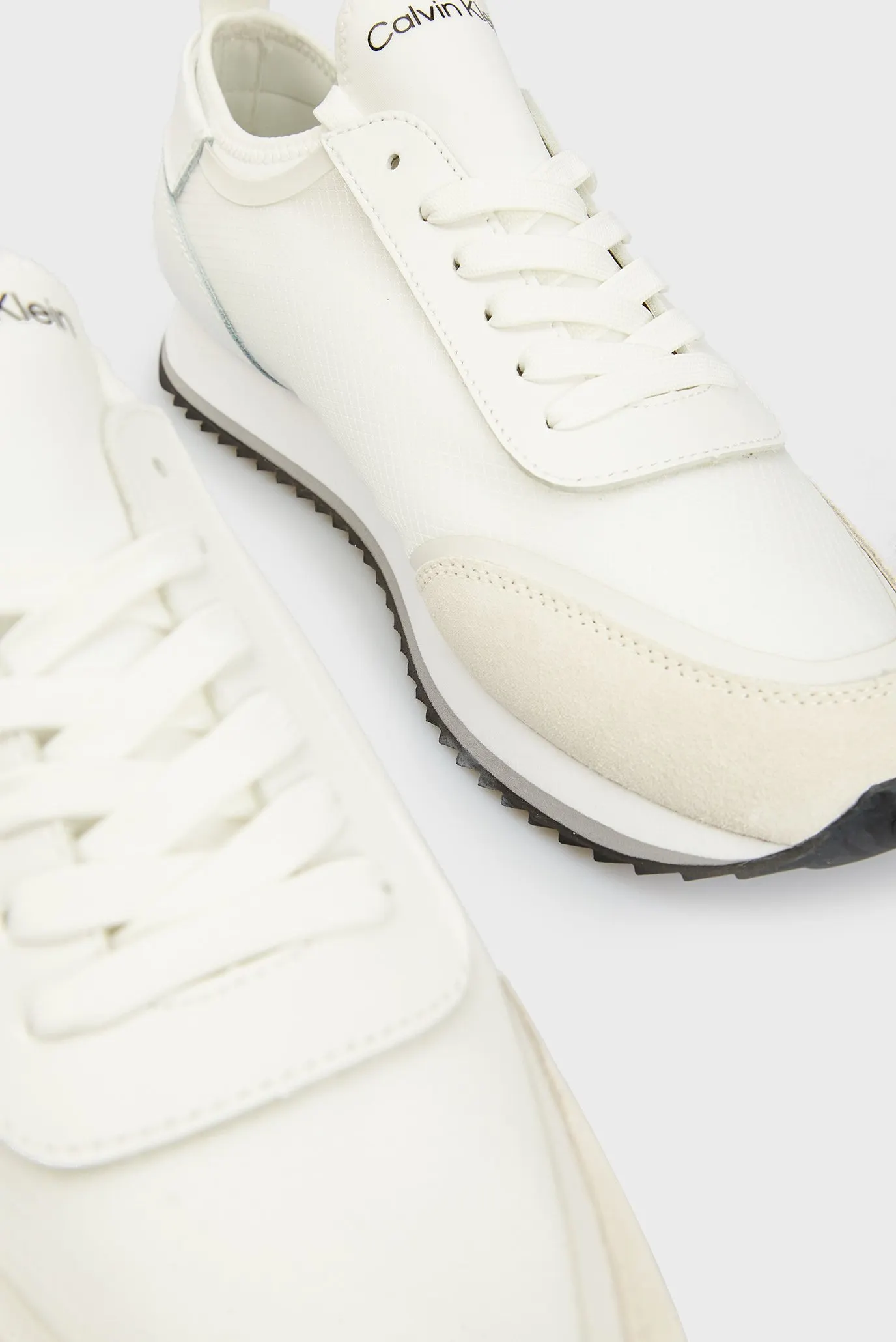 Мужские белые кроссовки 2