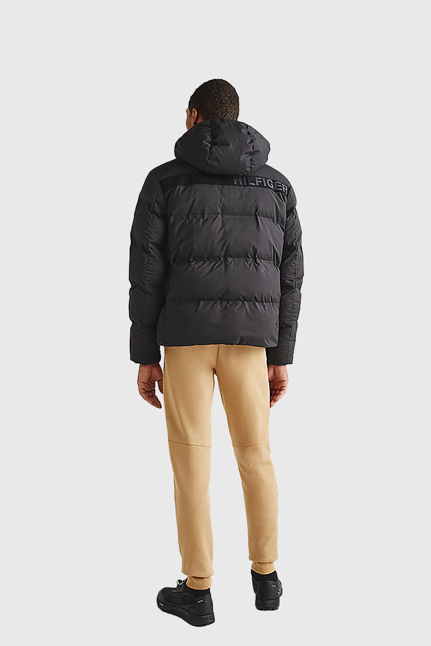 Куртка зимняя TECH ESSENTIALS PUFFER 3