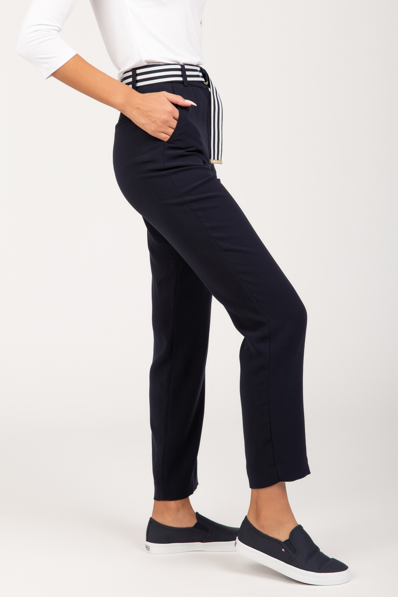 Брюки CREPE BELTED TAPERED ANKLE PANT 2