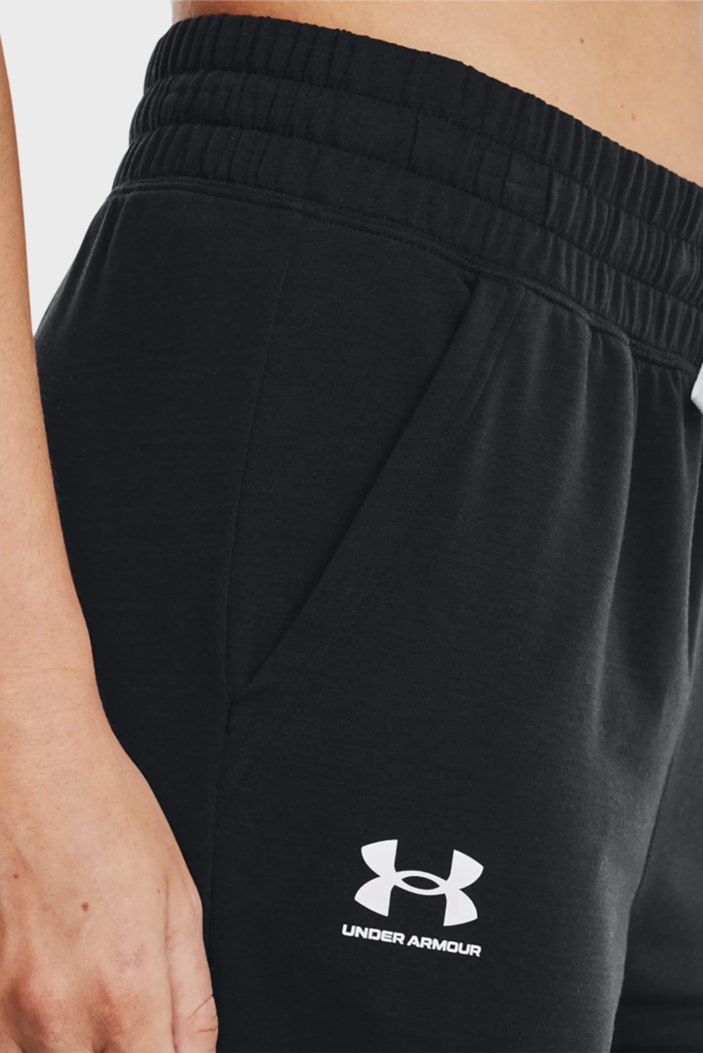 Женские черные спортивные брюки Rival Terry Jogger 10