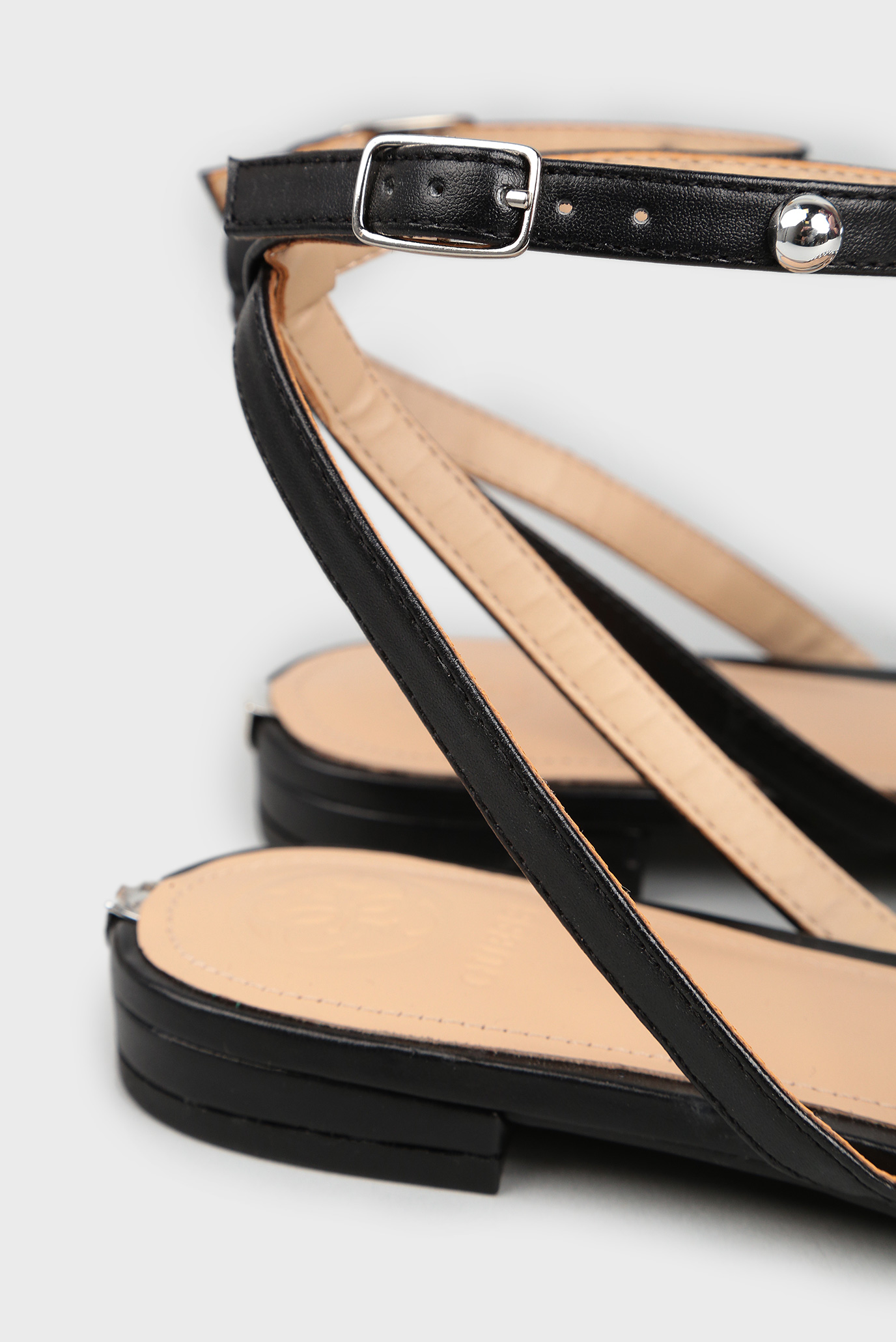 Женские черные сандалии 10