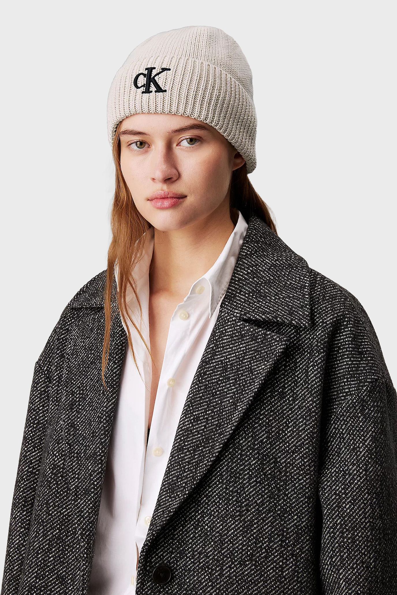 Женская бежевая шапка SEASONAL POM POM BEANIE 2