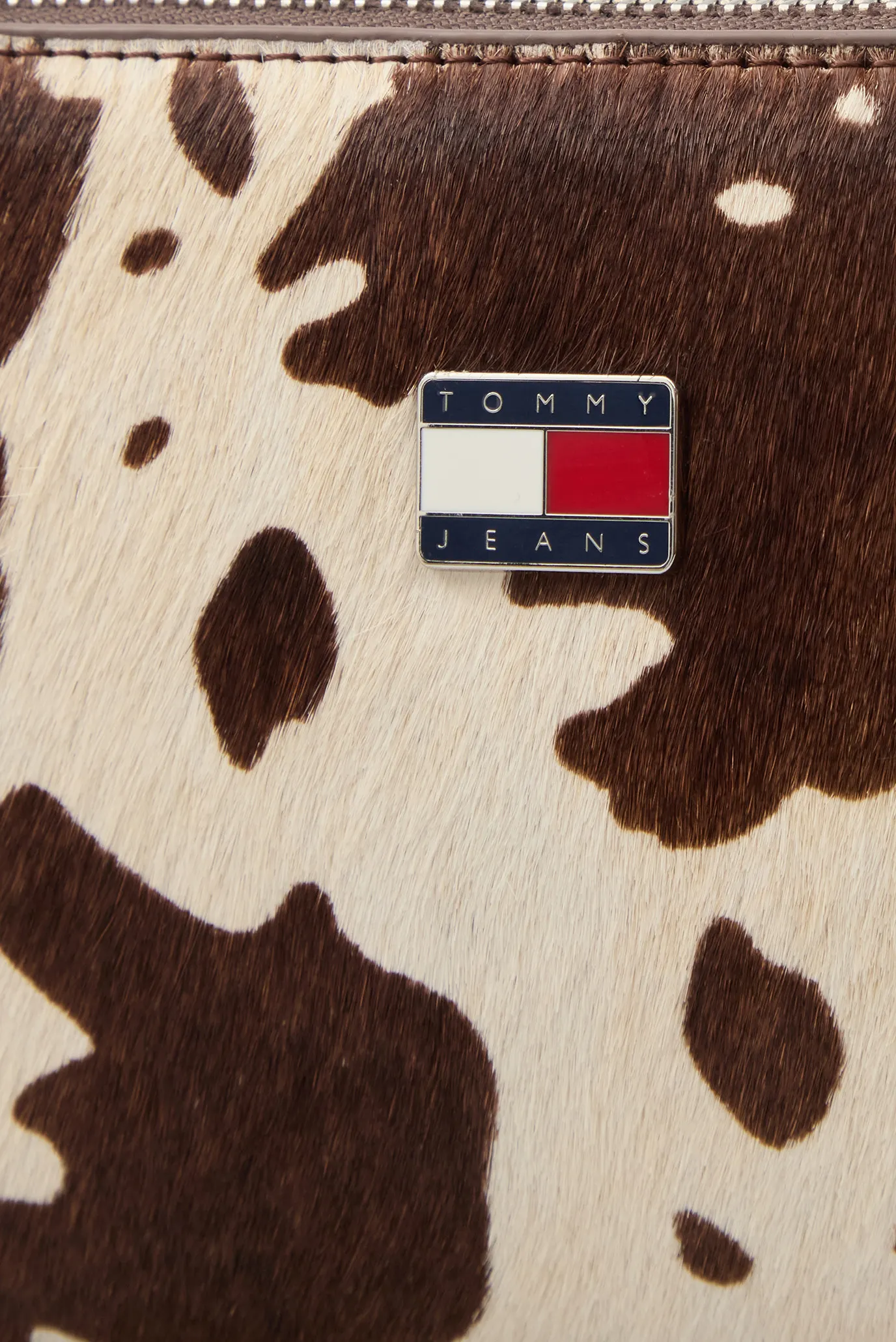 Сумка TJW MUST COW SHOULDER BAG 5