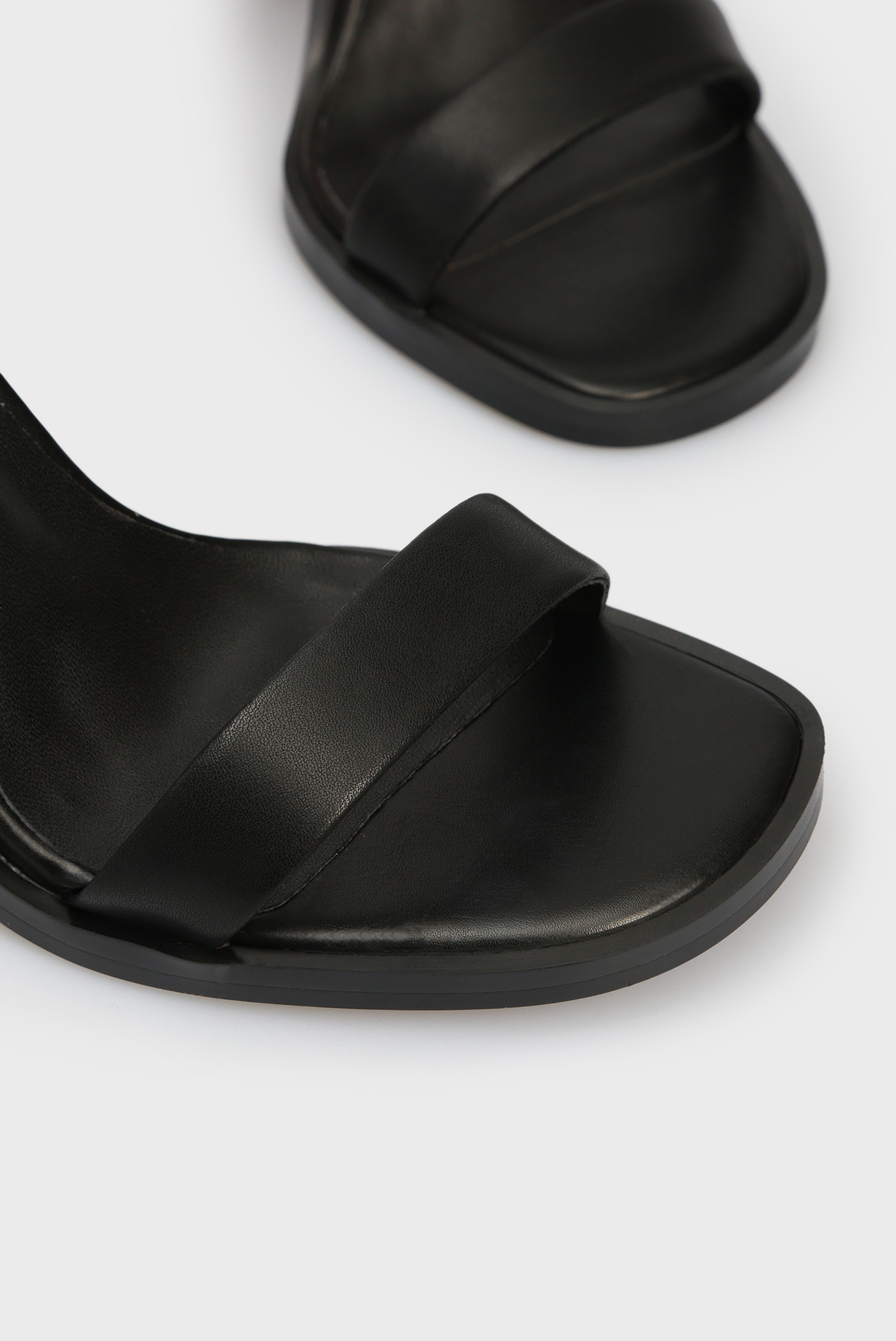 Женские кожаные босоножки 7