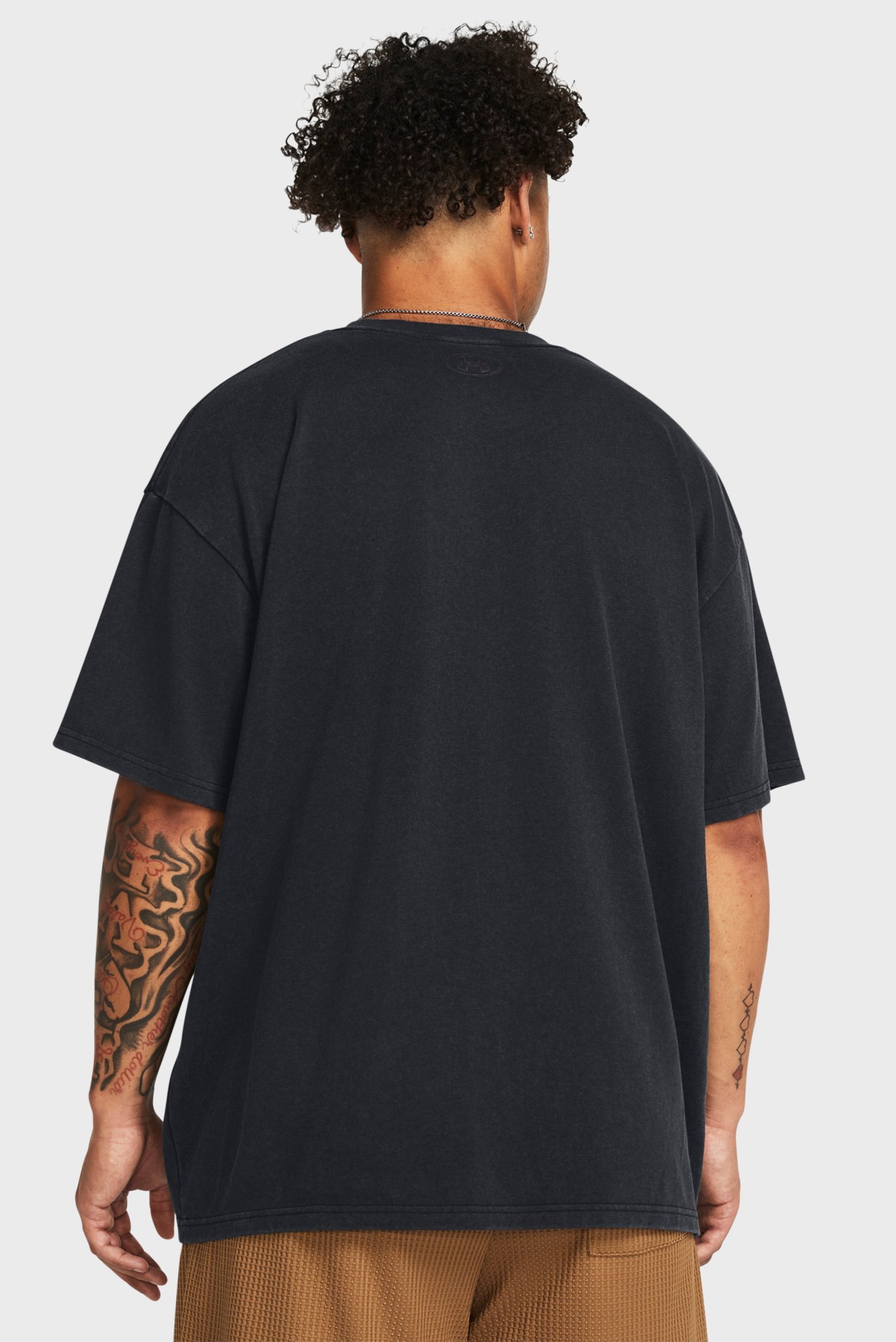 Мужская черная футболка UA HW M OS SS 2