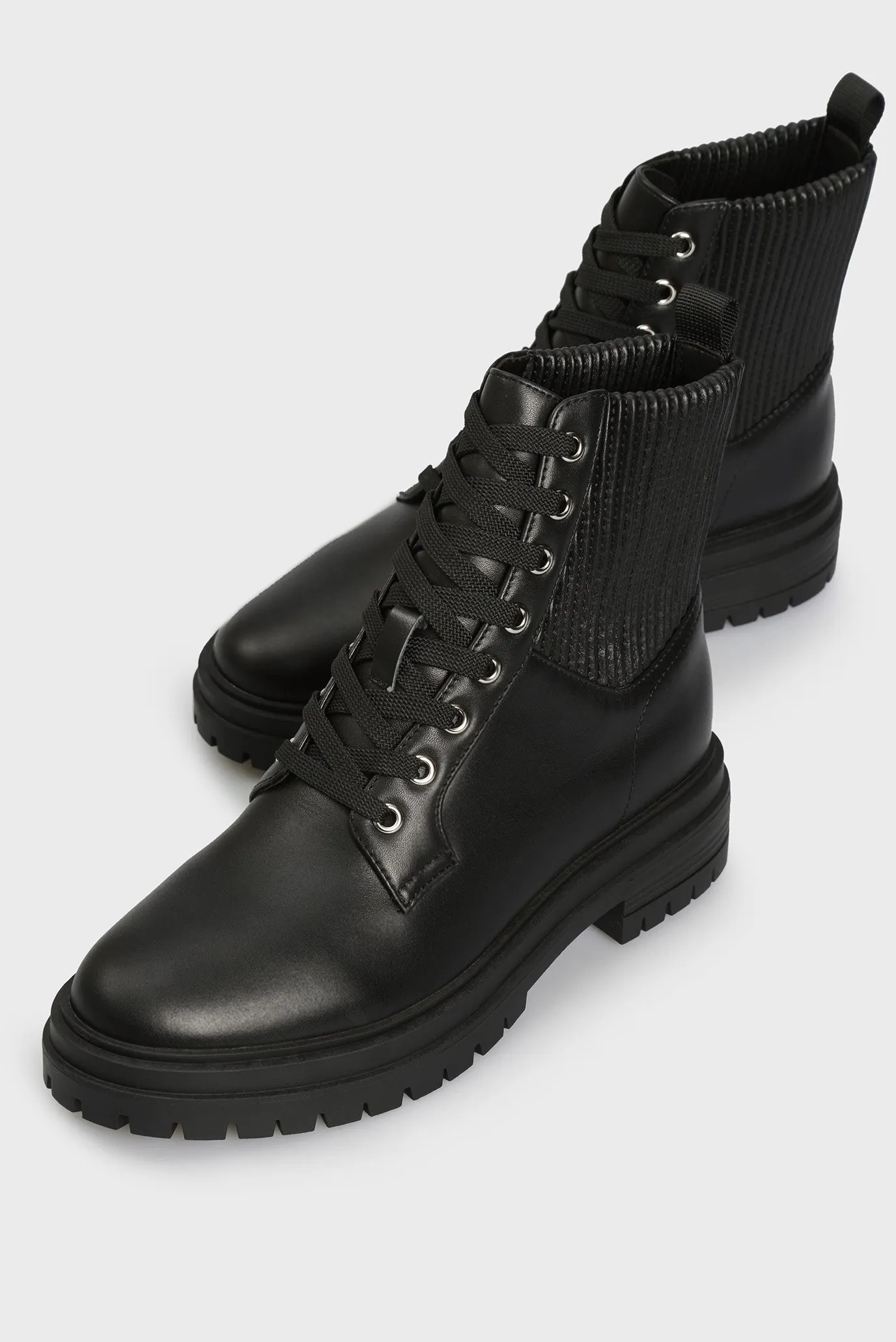 Женские черные кожаные ботинки Avice 2