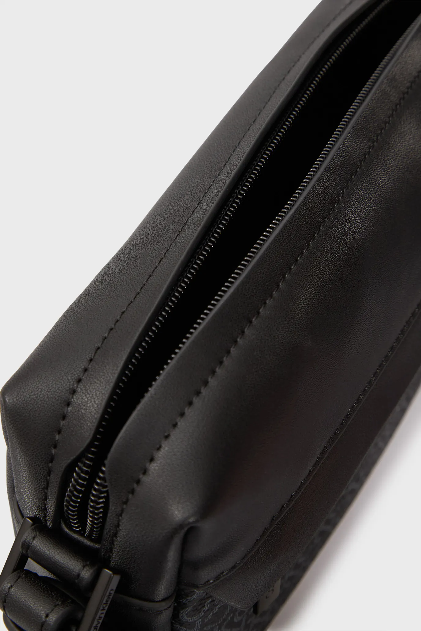 Сумка CK MUST CAMERA BAG MONO 5