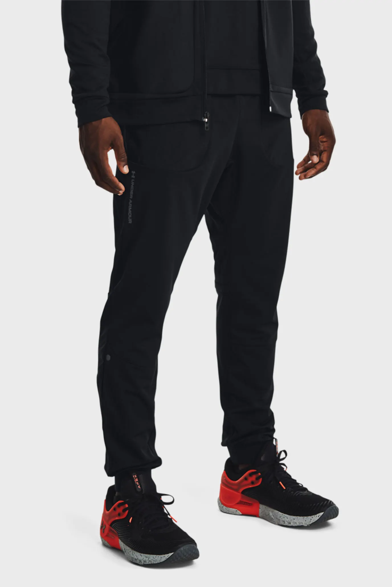 Мужские черные спортивные брюки UA RUSH ™ All Purpose Pants 1