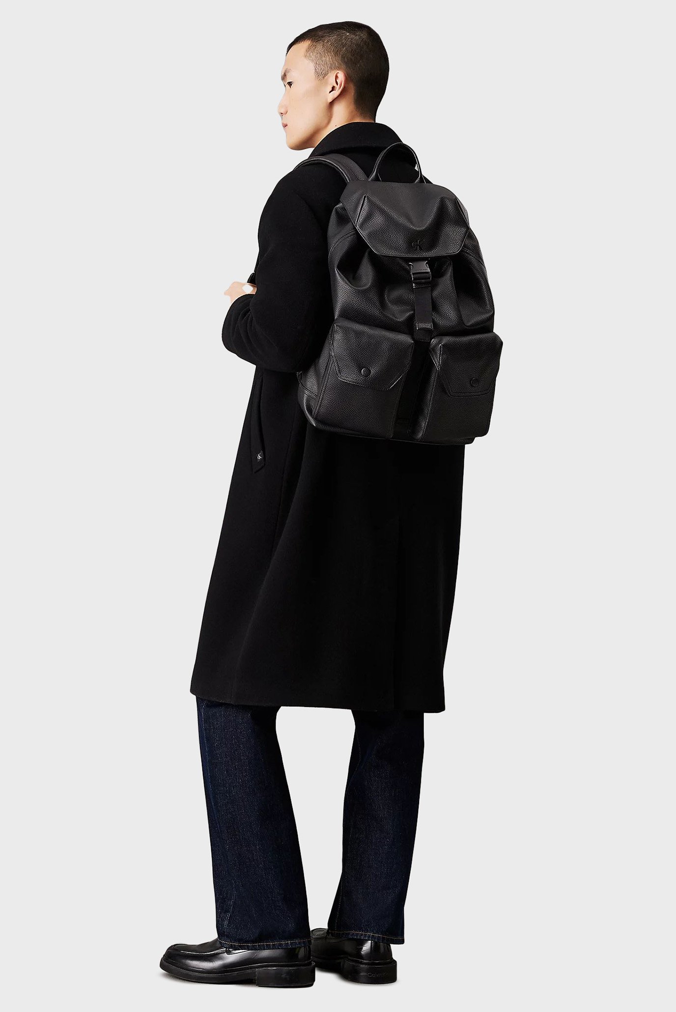 Мужской черный рюкзак ULTRALIGHT FLAP BACKPACK 2