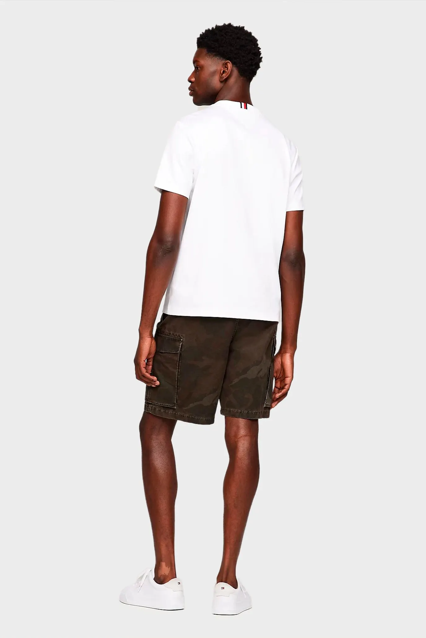 Мужская белая футболка ICON  LAUREL TEE 3