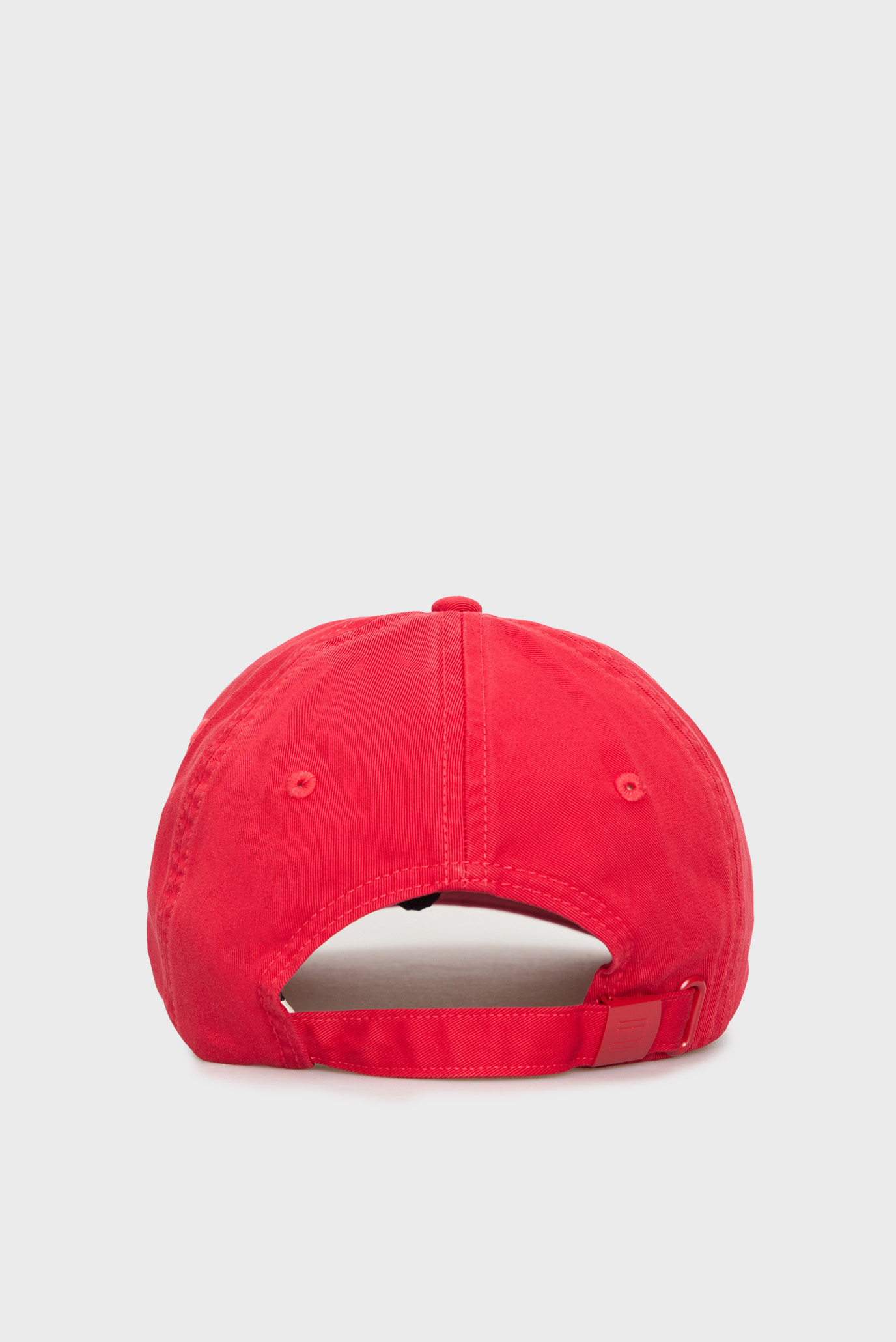 Женская красная кепка 3