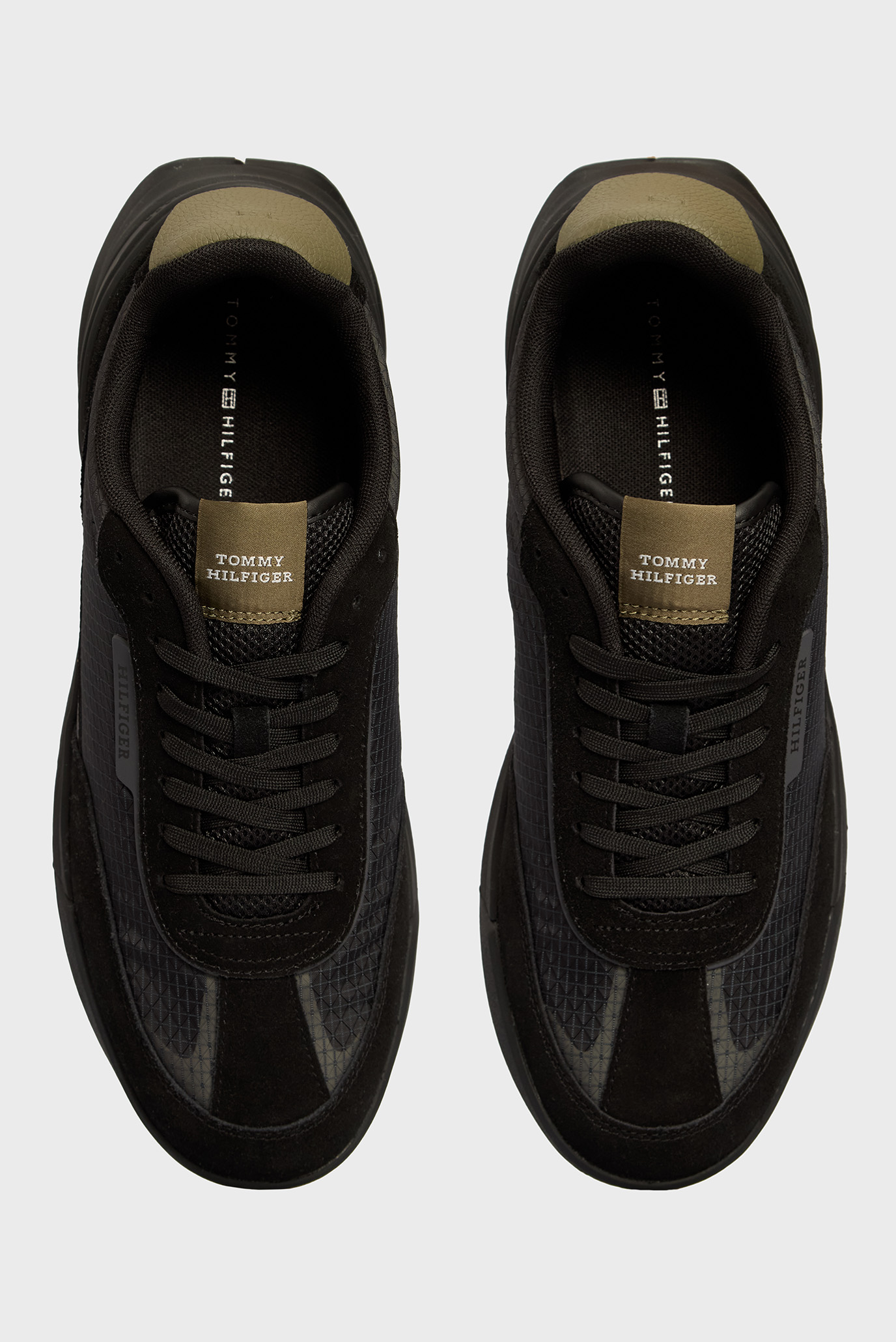 Мужские черные кроссовки RETRO RUNNER  SEASONAL 4