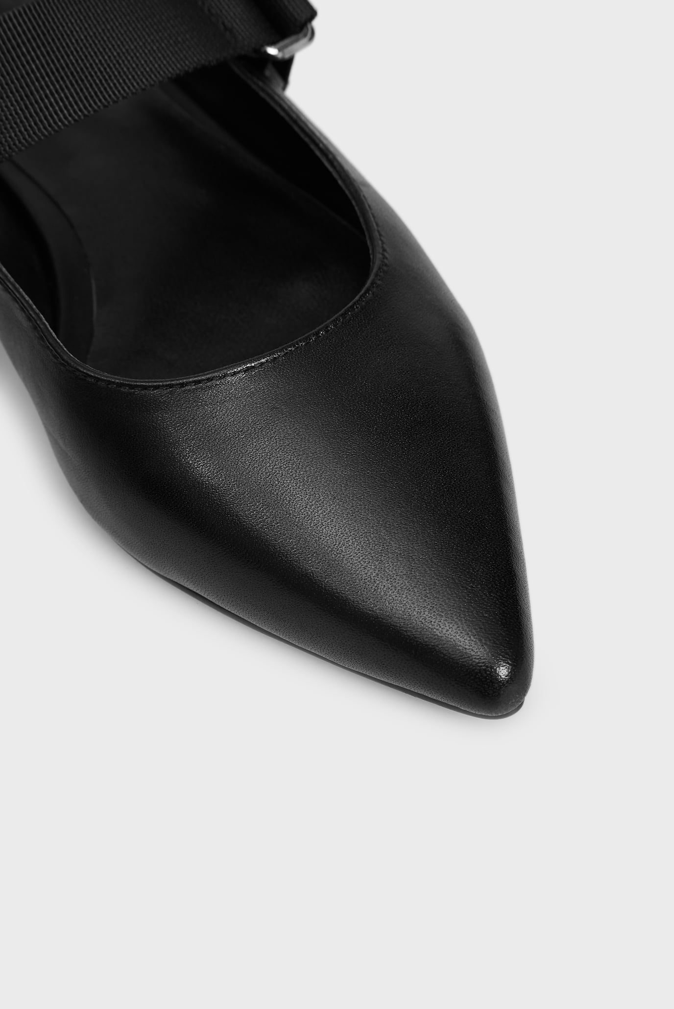 Женские черные кожаные мюли Pili 8