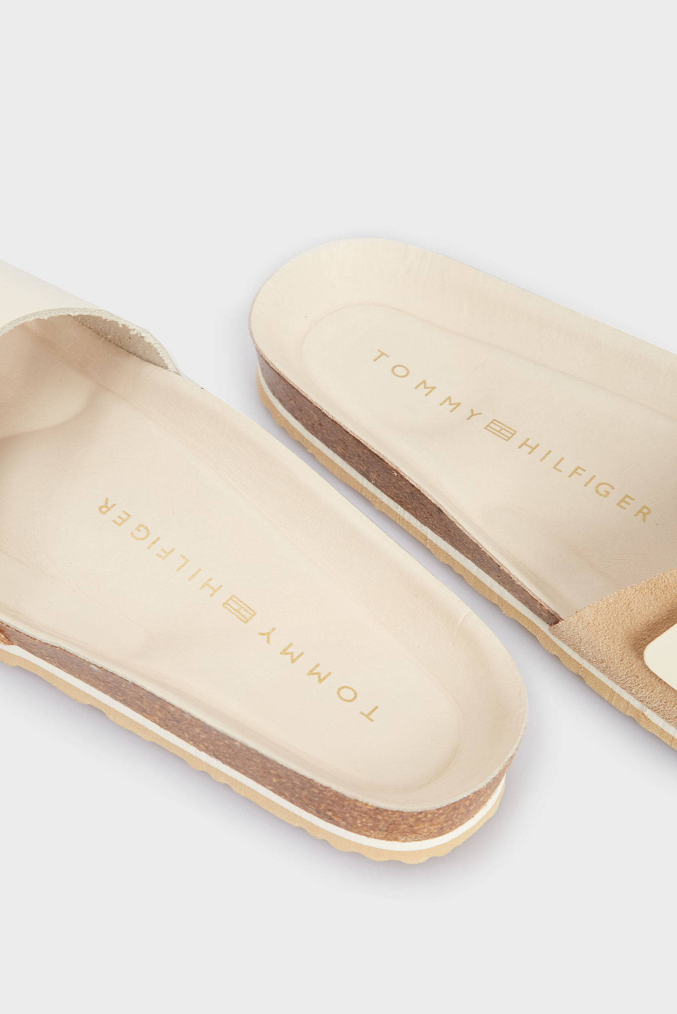 Женские бежевые кожаные слайдеры MOLDED FOOTBED SANDAL Tommy Hilfiger Женские бежевые кожаные слайдеры MOLDED FOOTBED SANDAL 2