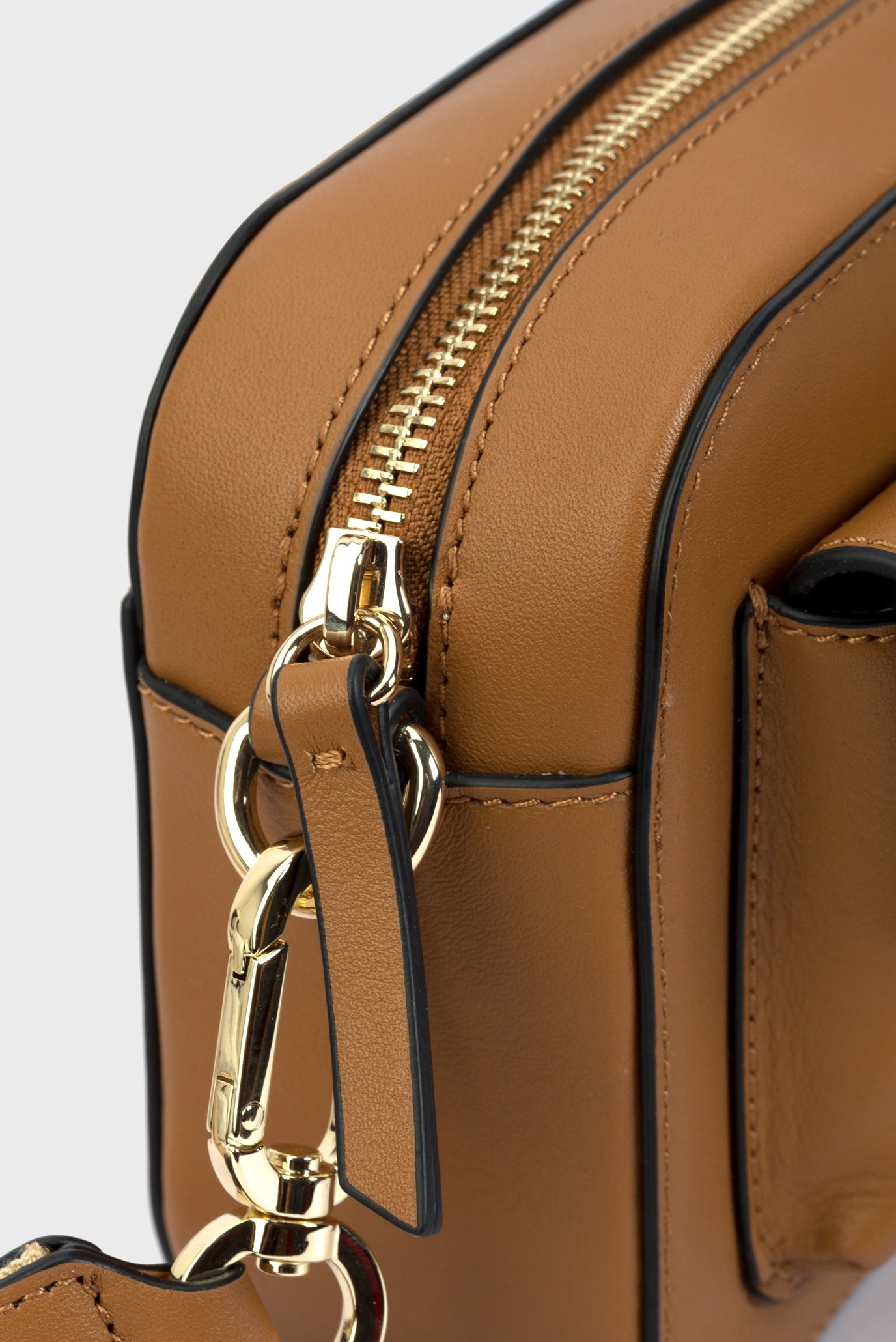 Сумка PUSHLOCK LEATHER CAMERA BAG Tommy Hilfiger AW0AW14450 — FR Group