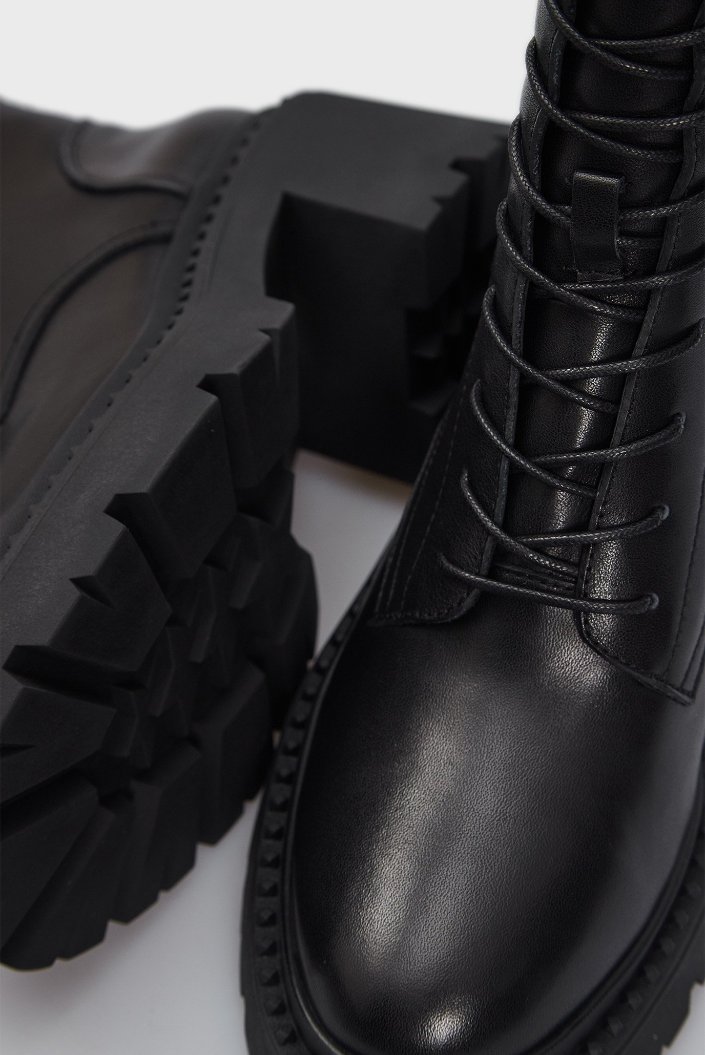 Женские черные кожаные ботильоны Nolina 5