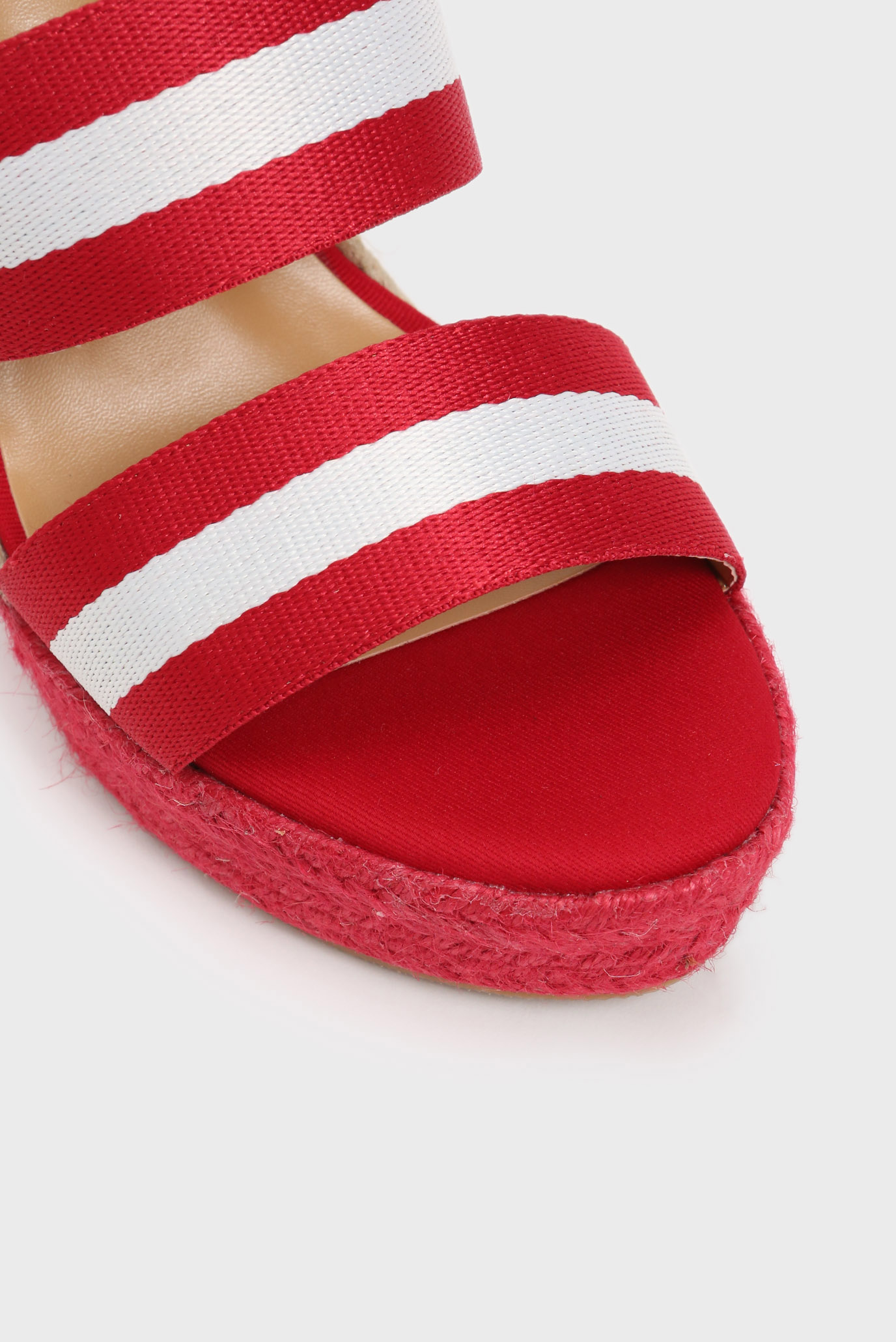 Красные босоножки 9