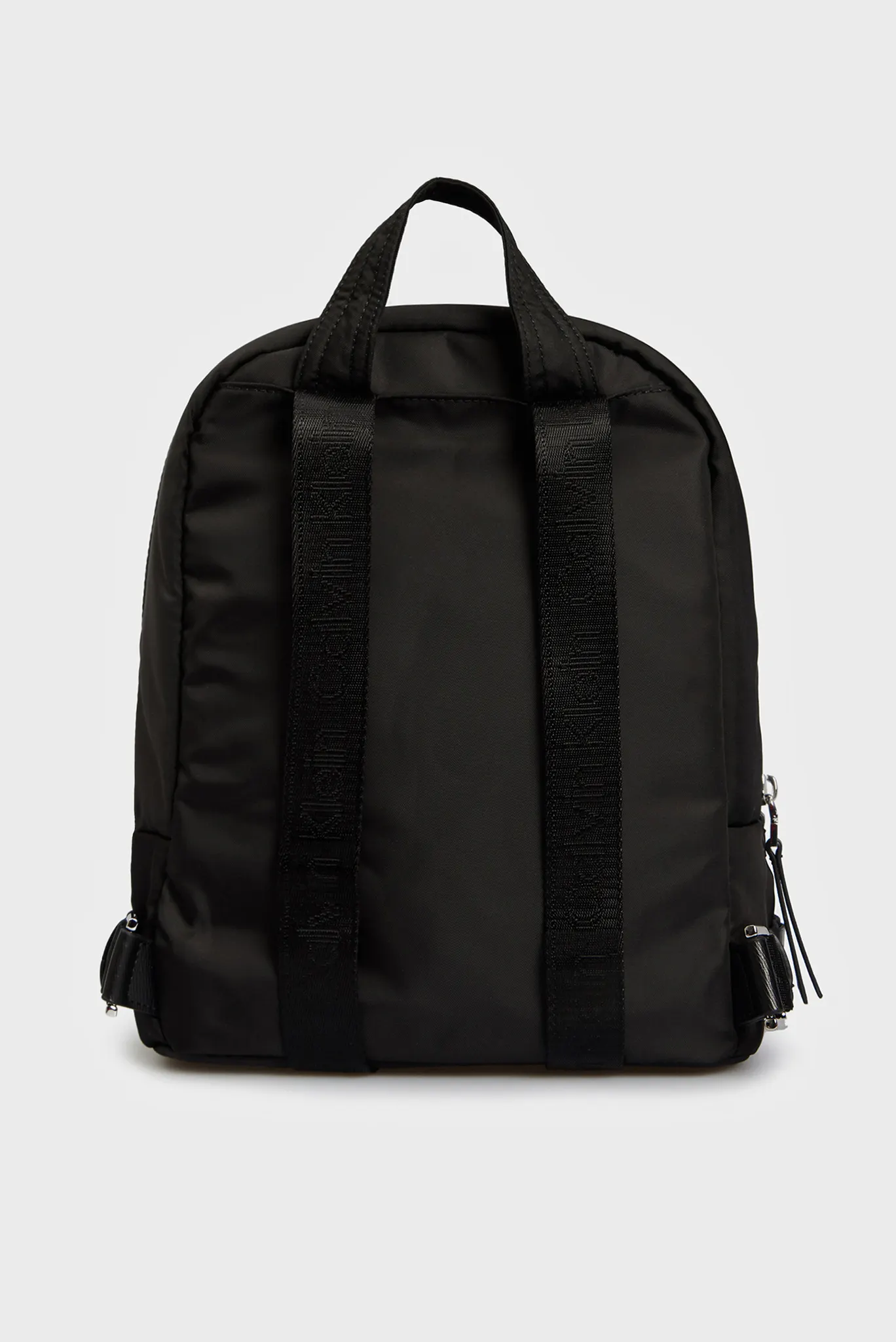 Женский черный рюкзак ESSENTIAL ROUND 4