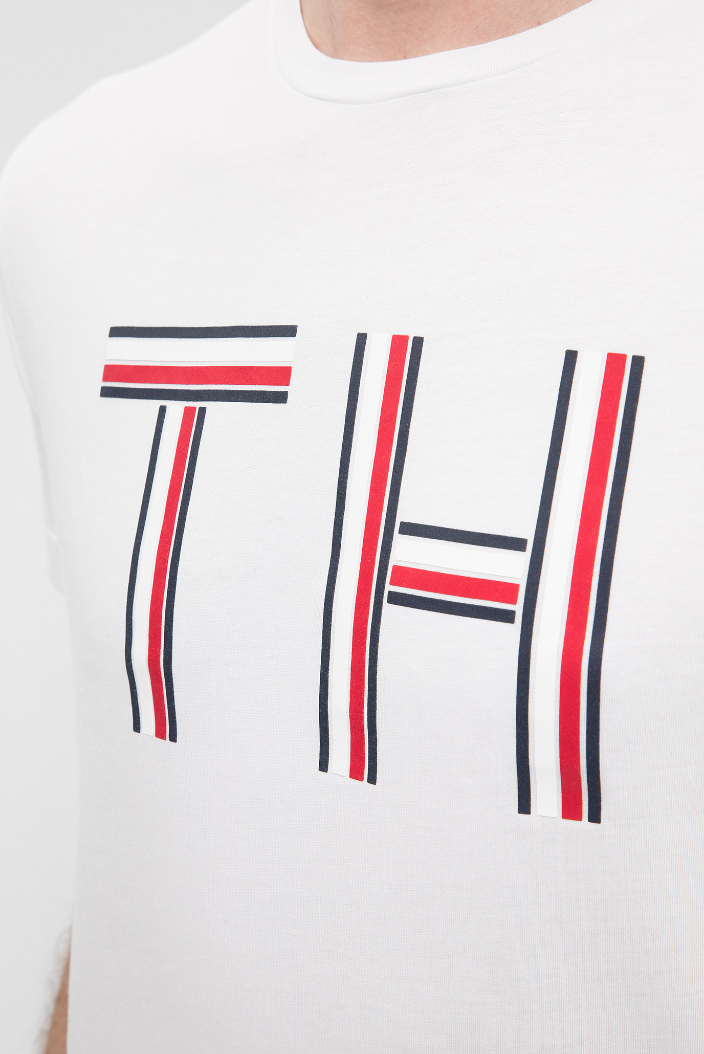 Мужская белая футболка в полоску 9