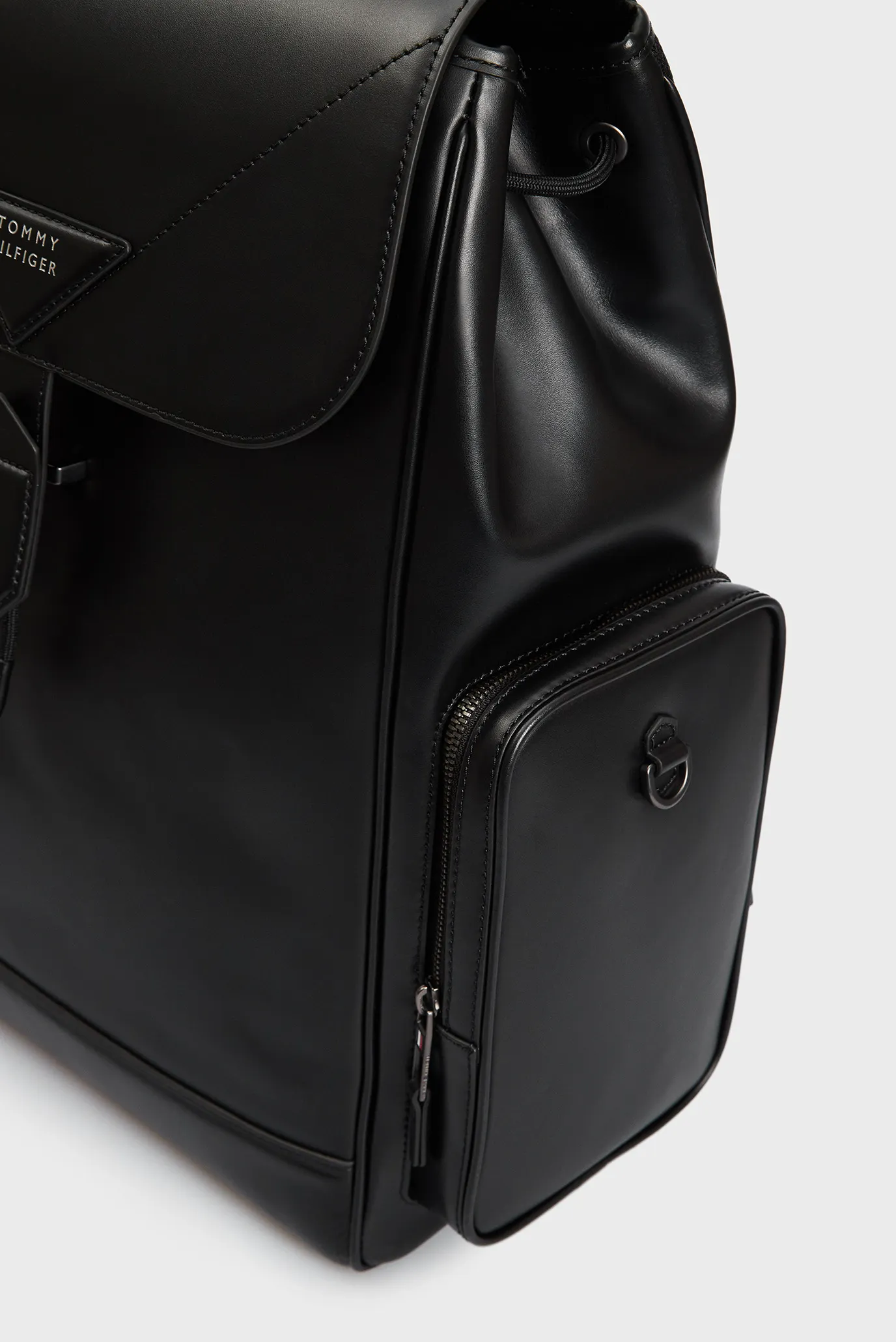 Мужской черный кожаный рюкзак TH MODERN LEATHER BACKPACK 7