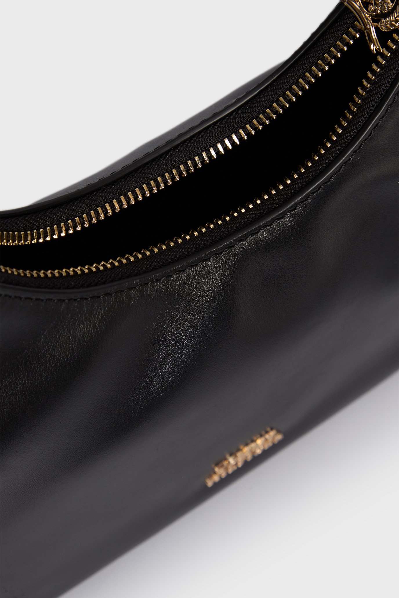 Женская черная кожаная сумка TH SOFT LEATHER SHOULDER BAG 5