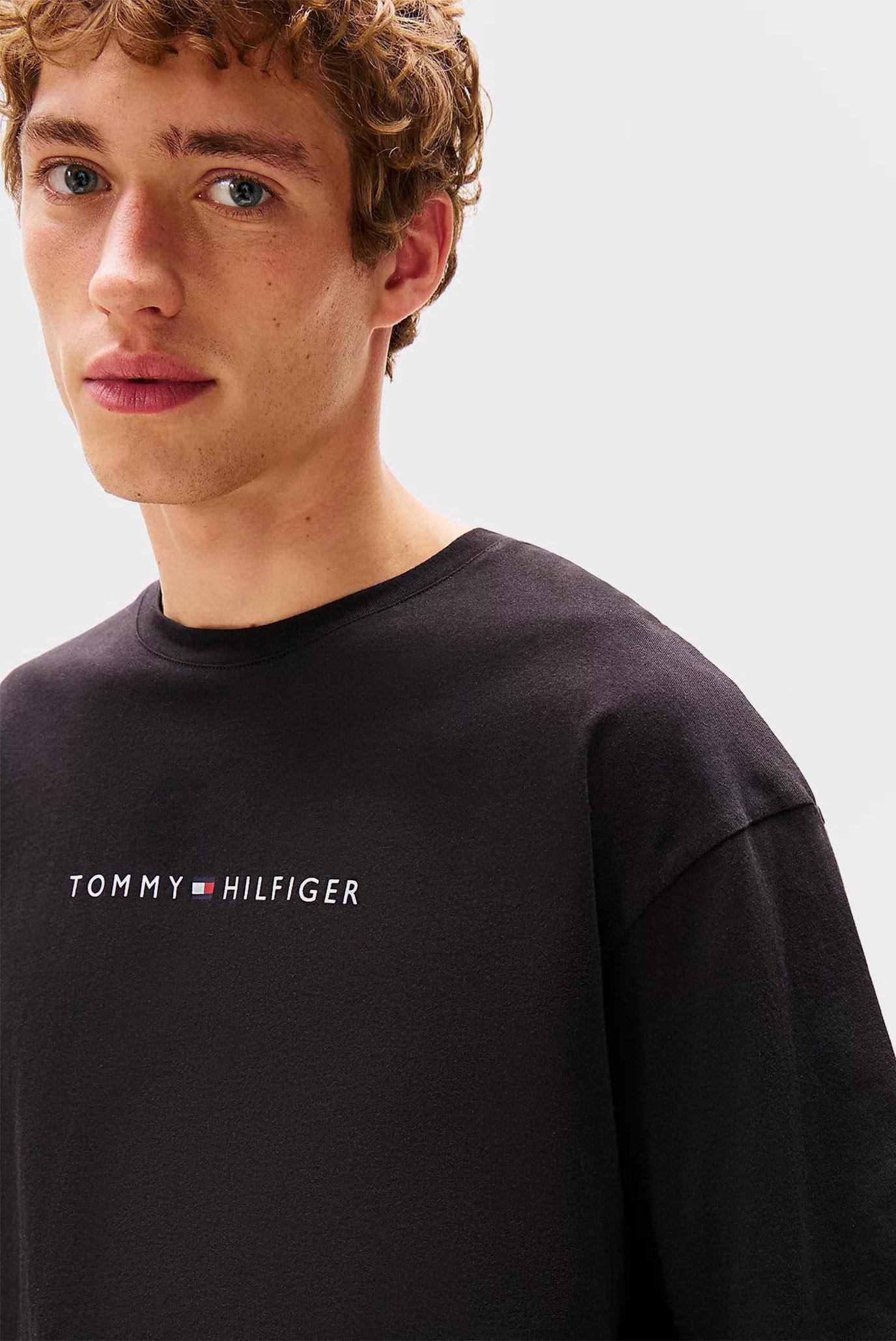 Футболка SS TEE CONT. LOGO 4