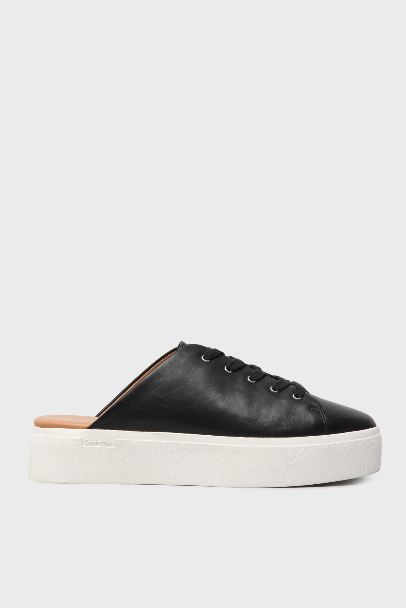 Женские черные кожаные мюли на платформе 6