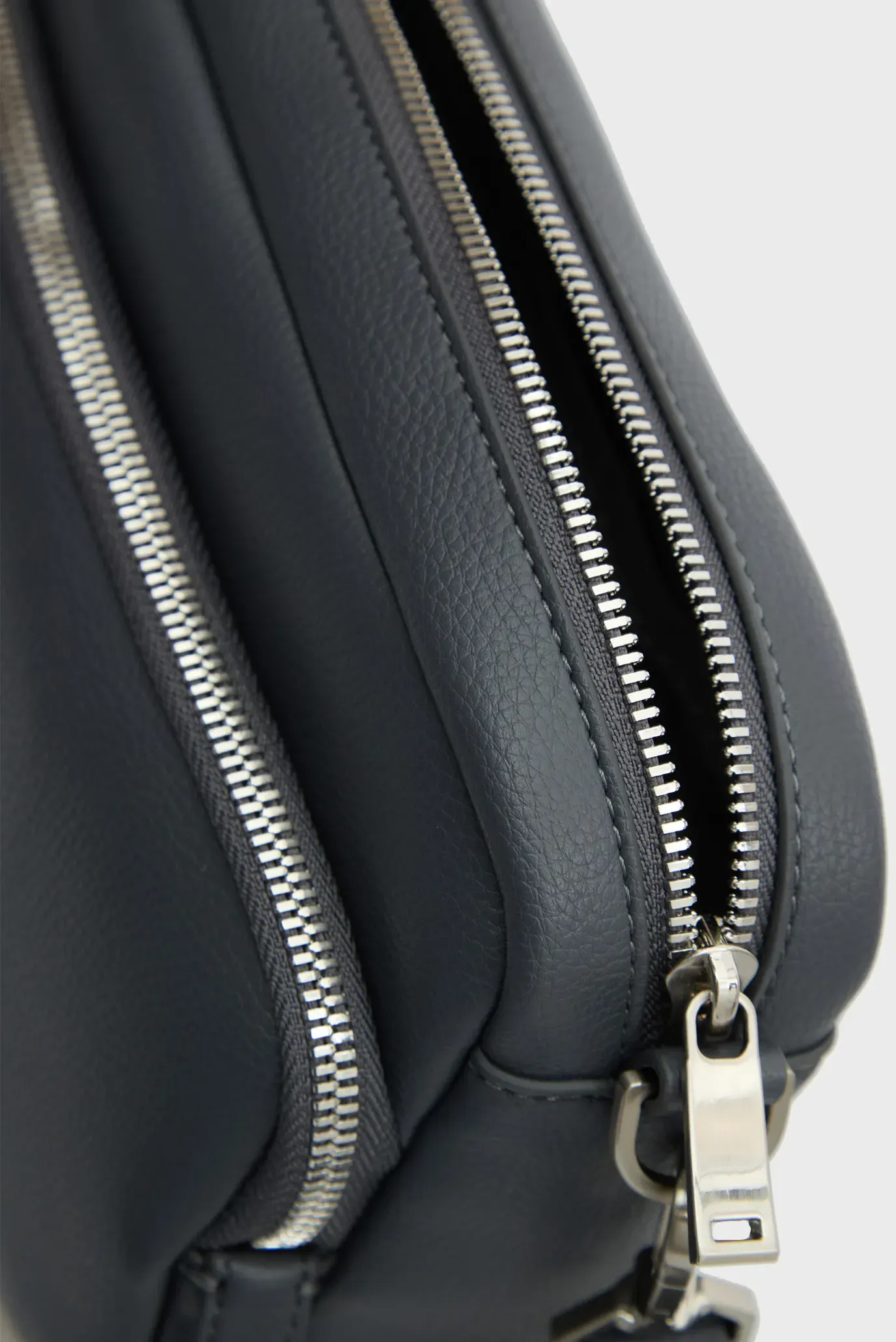 Сумка RAISED CAMERA BAG 2