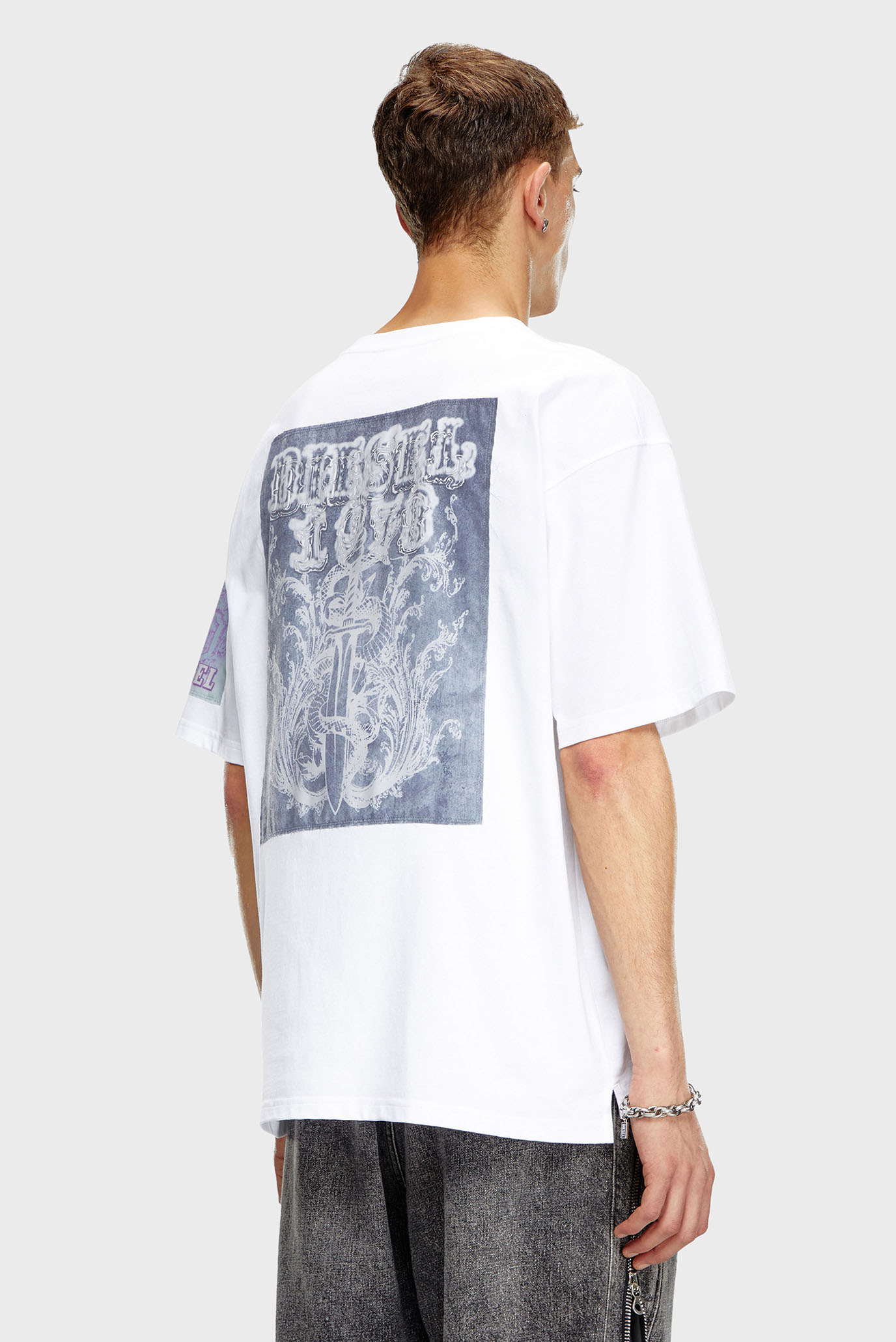 Мужская белая футболка T-BOXT-SLITS-Q09 3