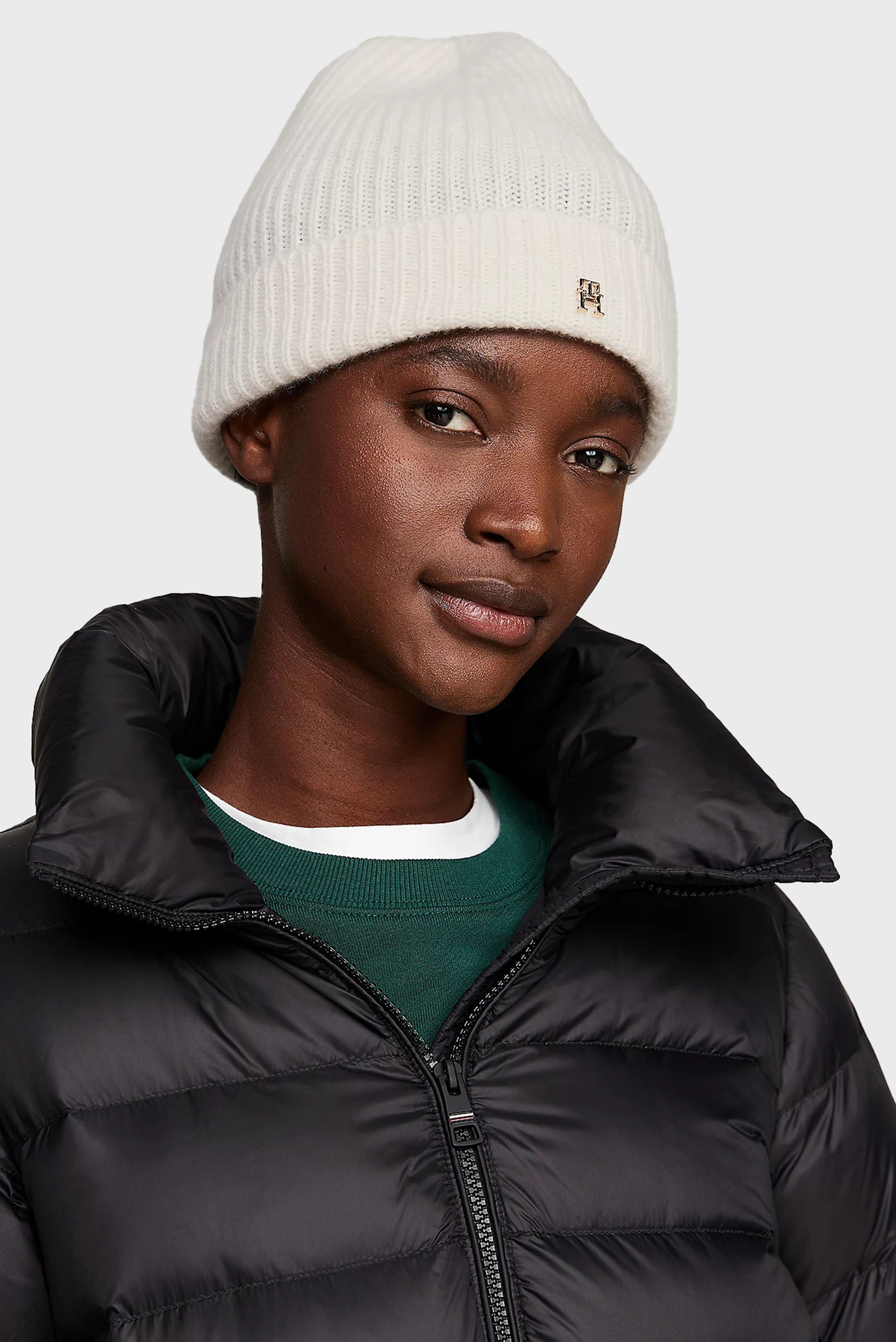 Женская белая кашемировая шапка CASHMERE CHIC 2