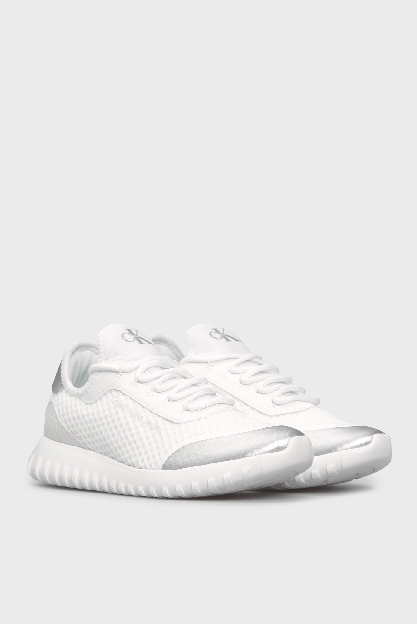 Женские белые кроссовки 9