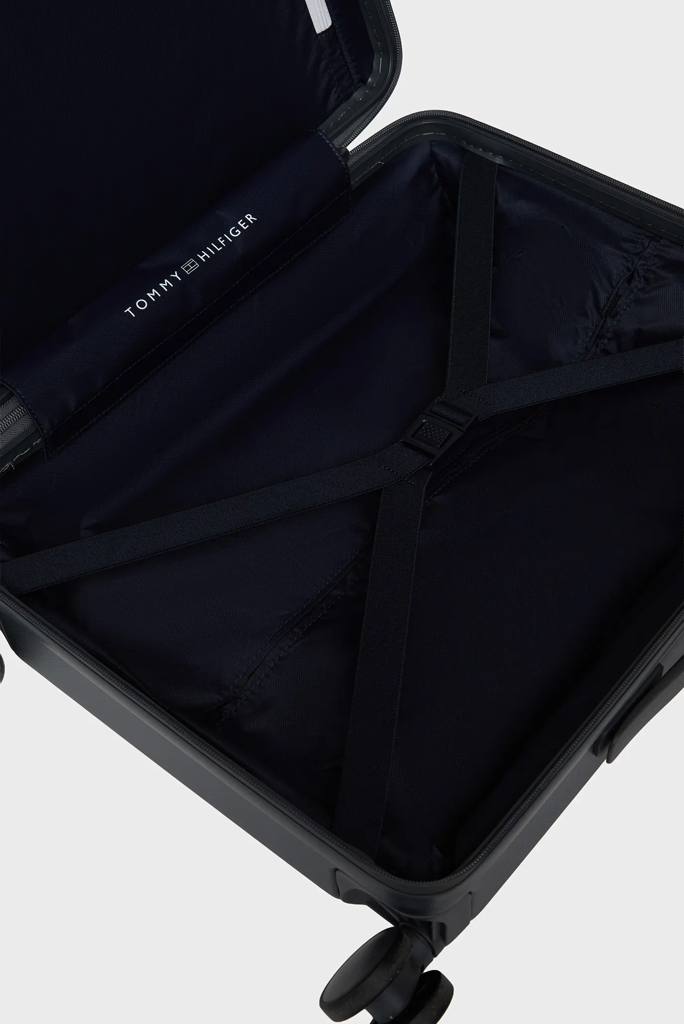 Чемодан TH CABIN SIZE TEXTURED TROLLEY 5