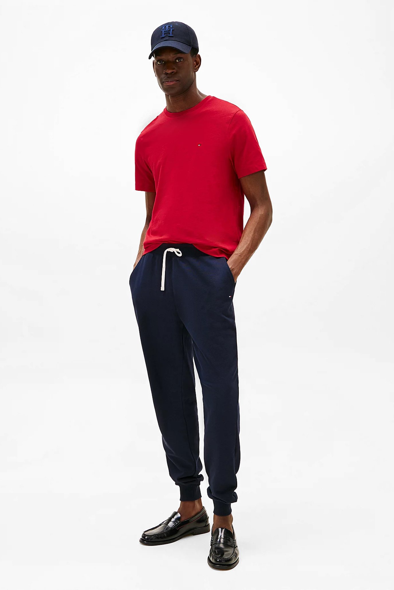 Футболка ESS SEASONAL REG FIT SOLID TEETommy Hilfiger Футболка ESS SEASONAL REG FIT SOLID TEE 2