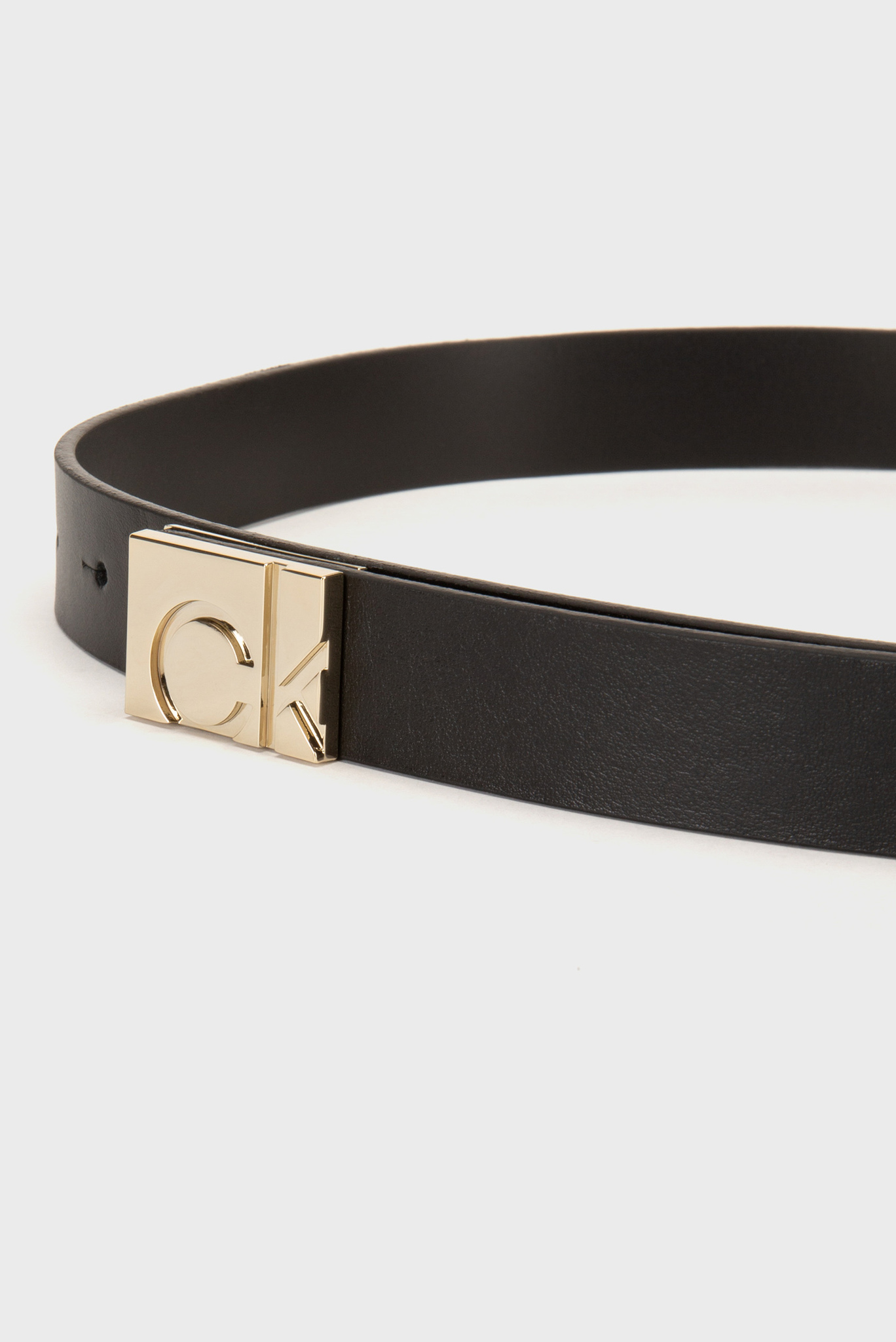 Женский черный кожаный ремень SQUARE PLAQUE BUCKLE Calvin Klein Женский черный кожаный ремень SQUARE PLAQUE BUCKLE 3