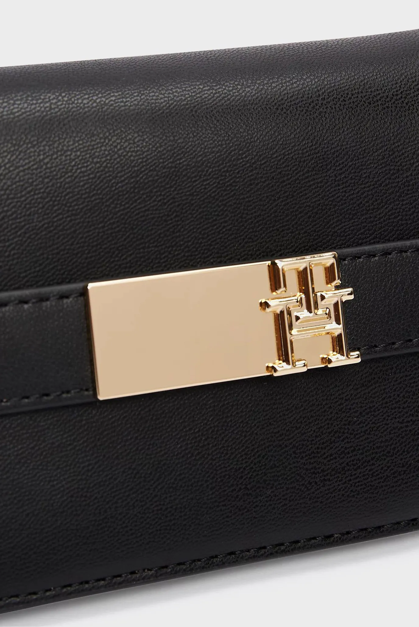 Женский черный кошелек TH HERITAGE SLIM MED WALLET 3