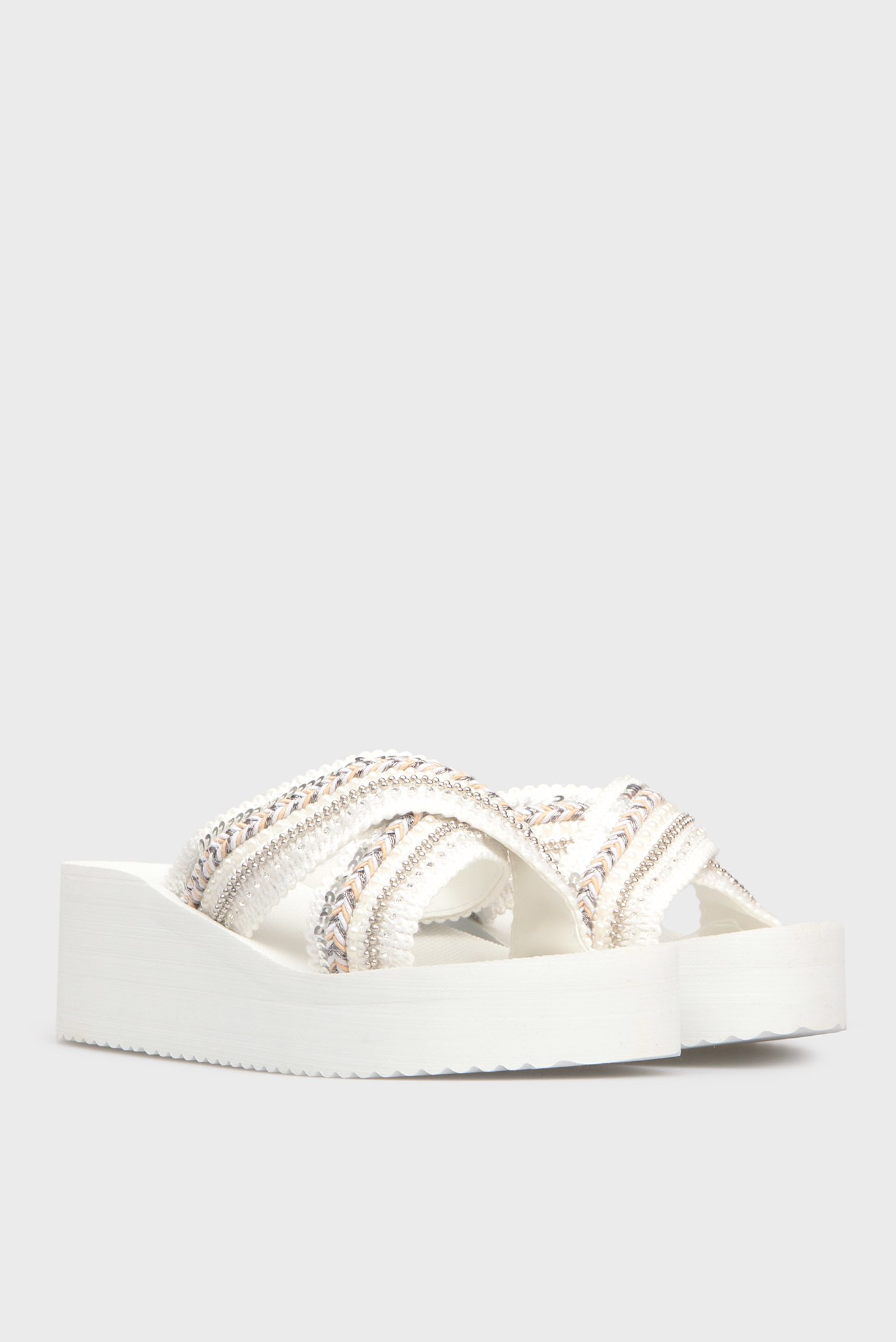 Женские белые слайдеры на платформе 7