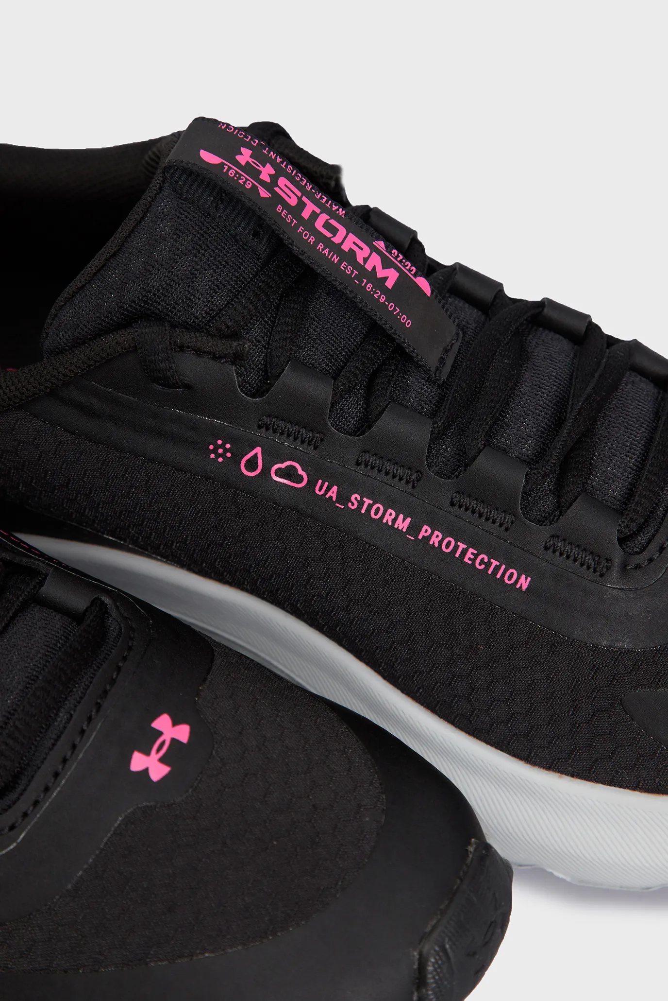 Кроссовки UA W Charged Rogue 3 Storm 2