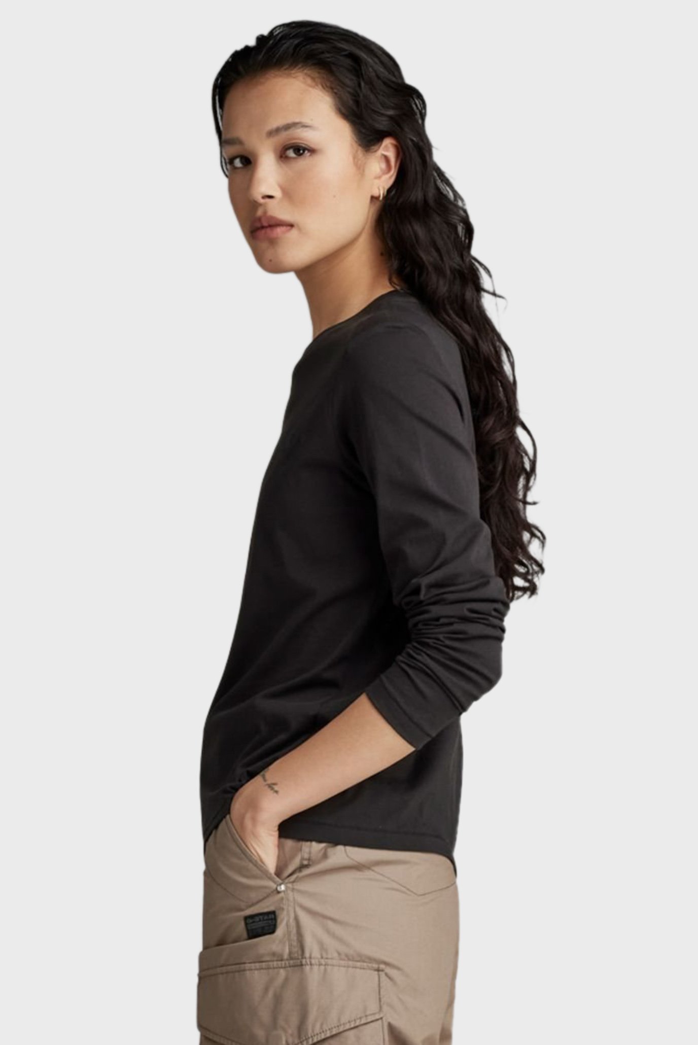 Женский черный лонгслив 3