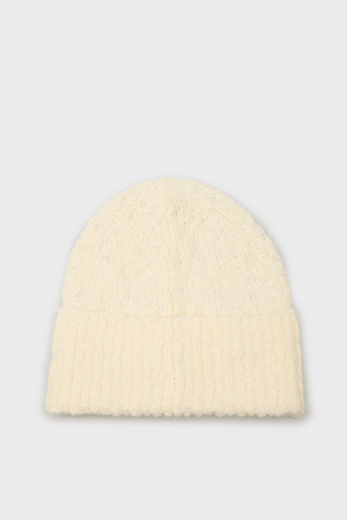 Женская белая шапка SOFT BOUCLE BEANIE 4