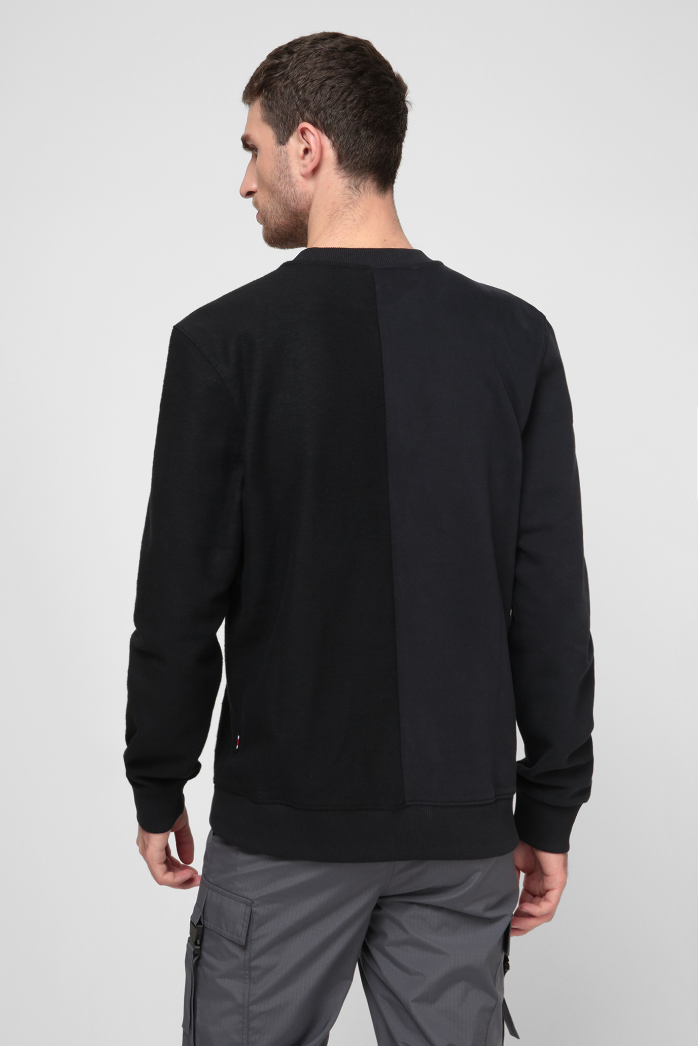Мужской черный свитшот Lewis Hamilton TONAL FLEECE CREW NECK 9