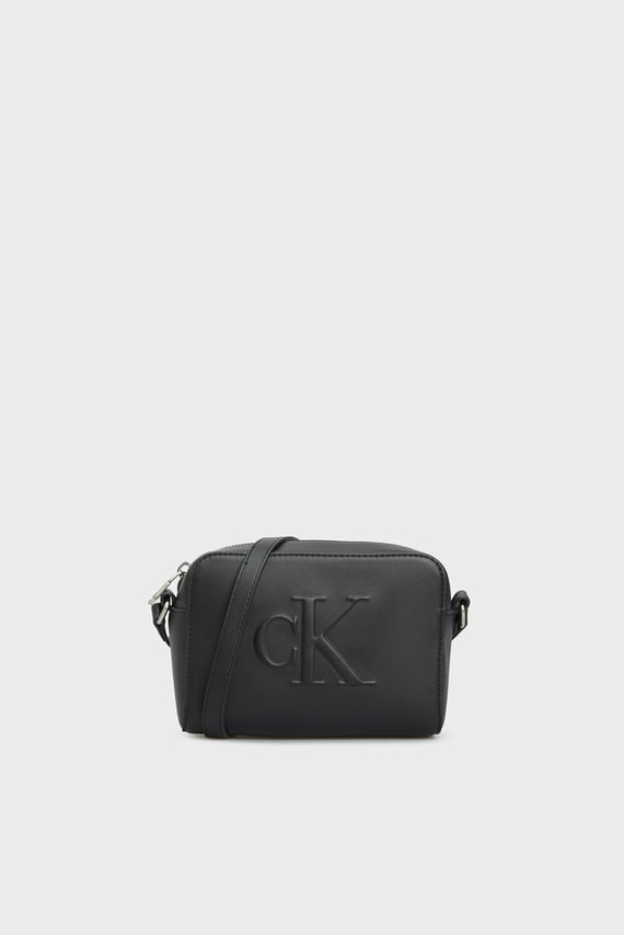 Женская черная сумка SCULPTED CAMERA BAG DEBOSS Calvin Klein Jeans