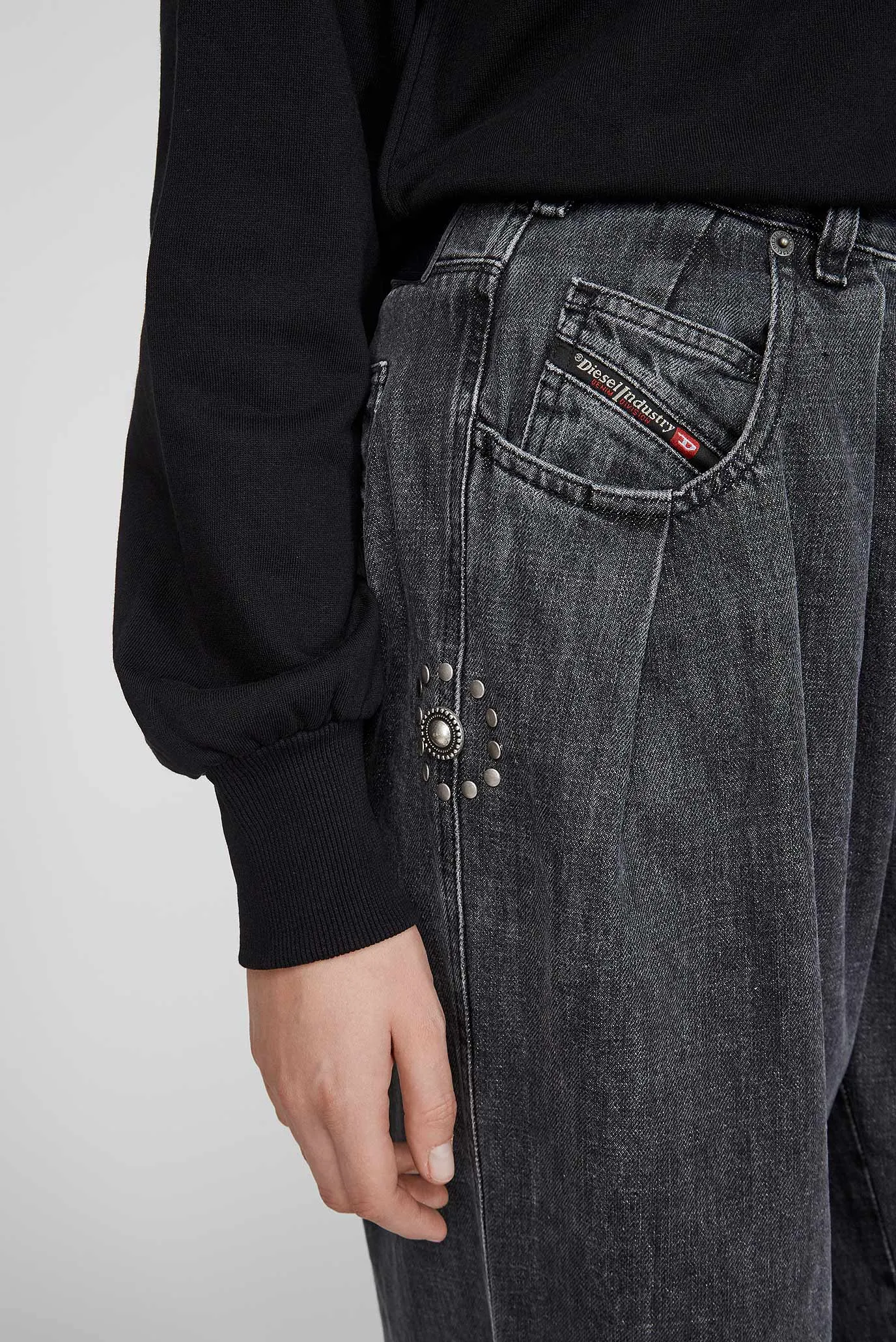 Женские серые джинсы D-CONCIAS 5