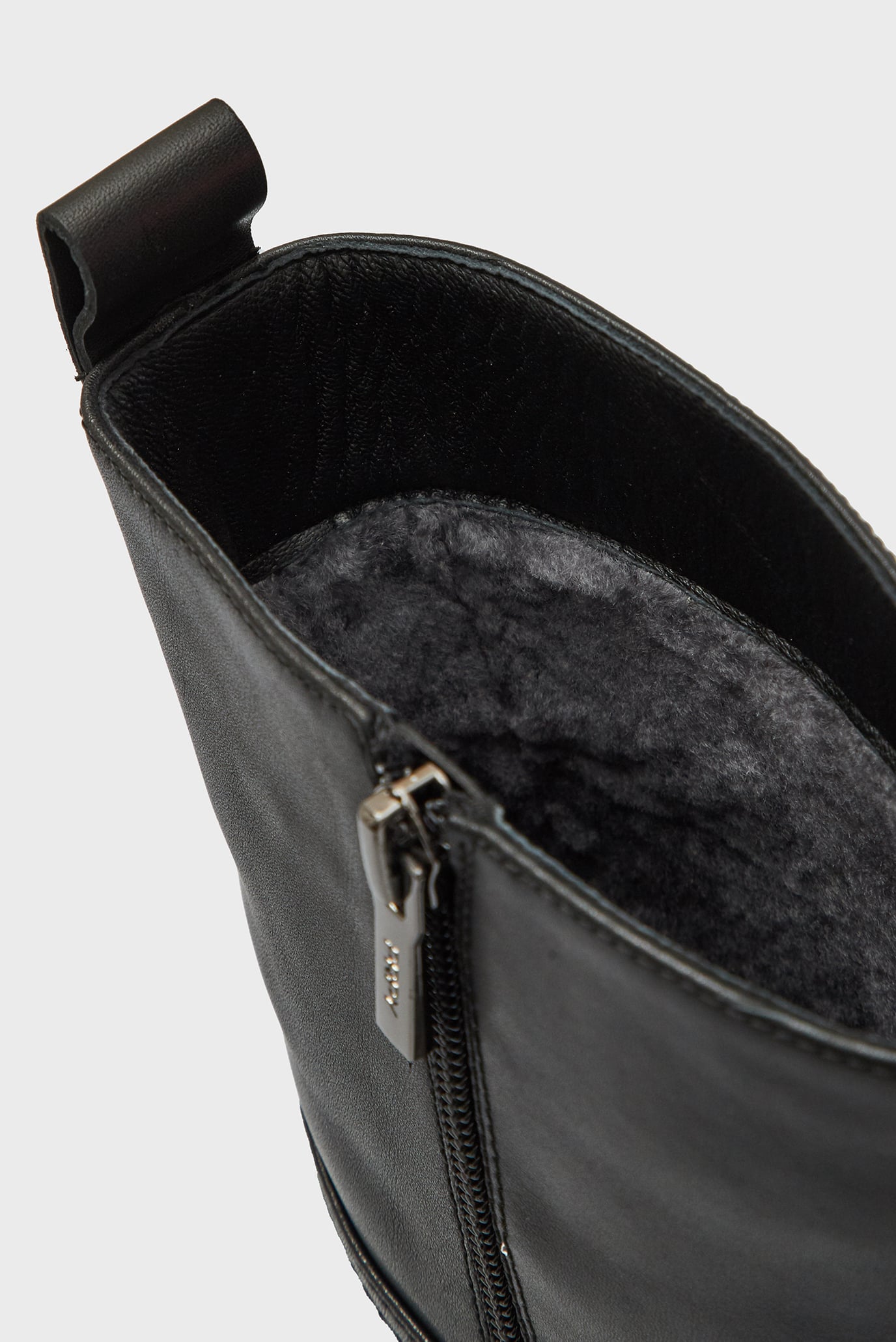 Женские черные кожаные полусапоги Ulla 2