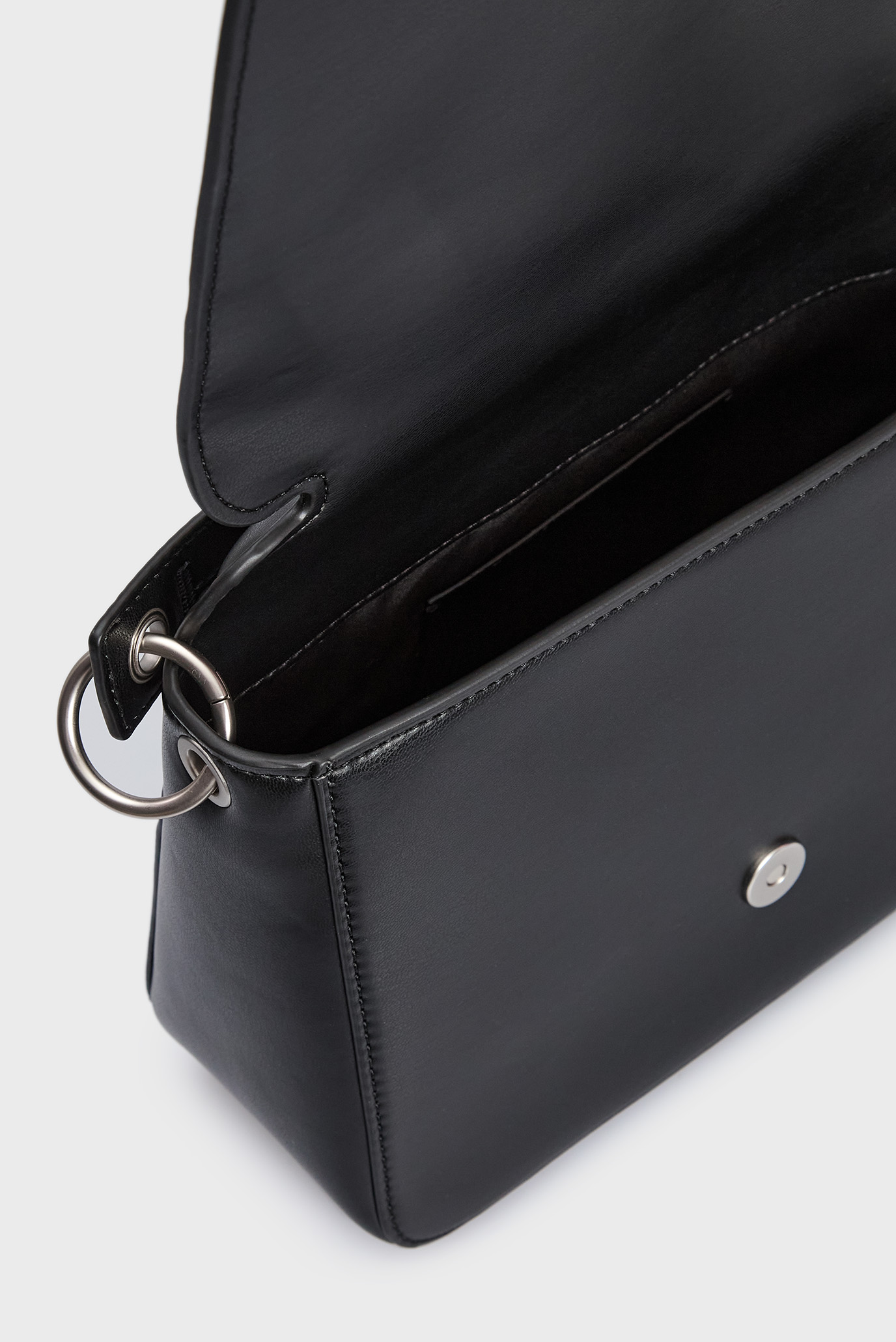 Женская черная сумка QUILTED BOXY FLAP CROSSBODY24 5